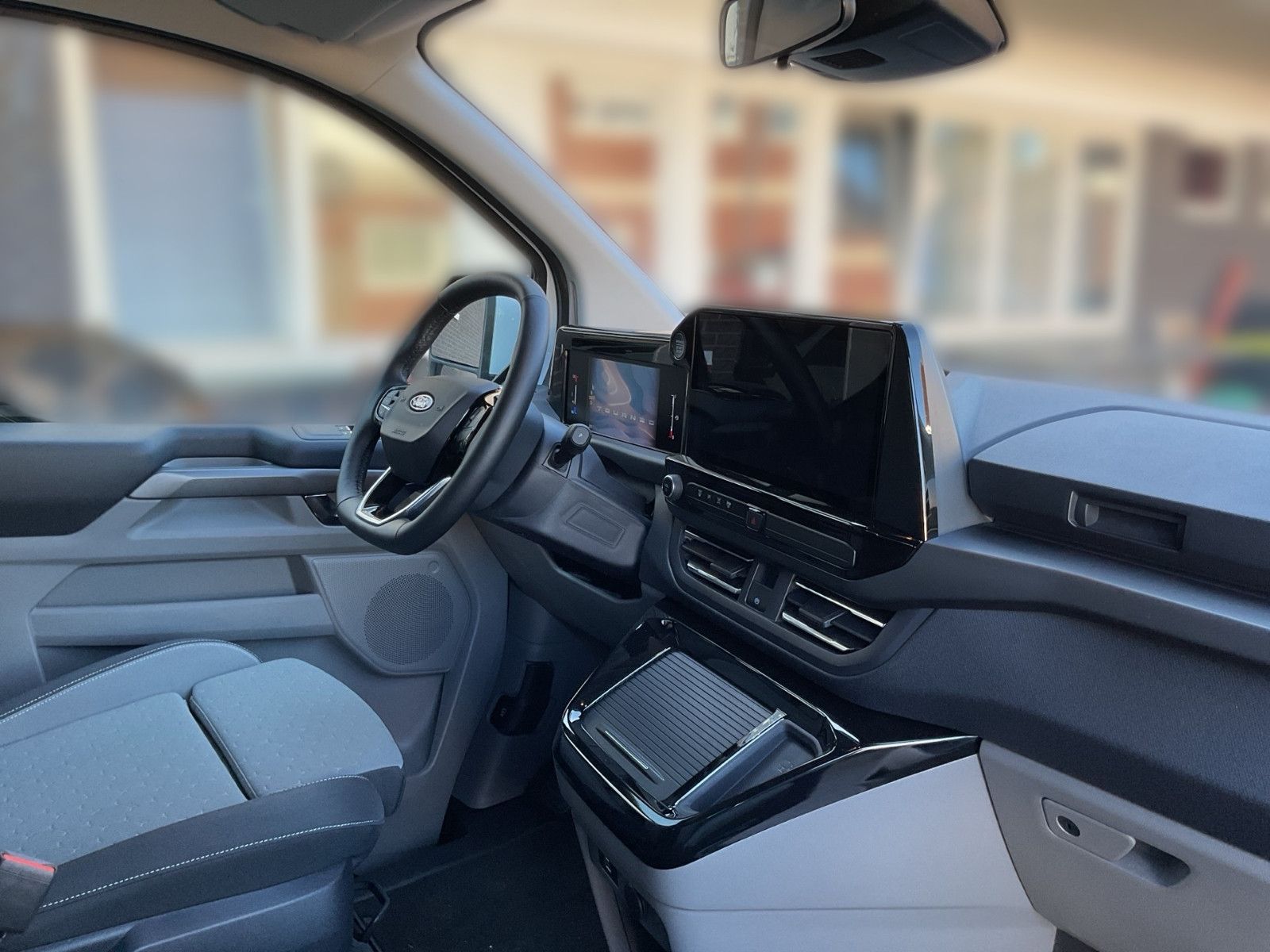 Fahrzeugabbildung Ford Tourneo Custom 2.0 EB Titanium*NEUES MODELL*+ACC