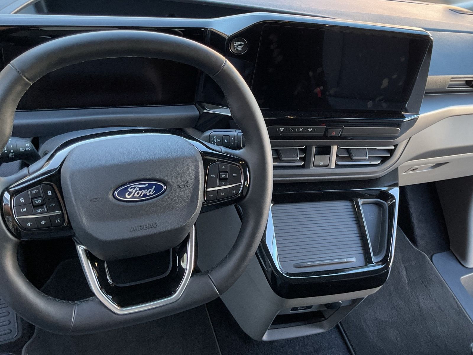 Fahrzeugabbildung Ford Tourneo Custom 2.0 EB Titanium*NEUES MODELL*+ACC