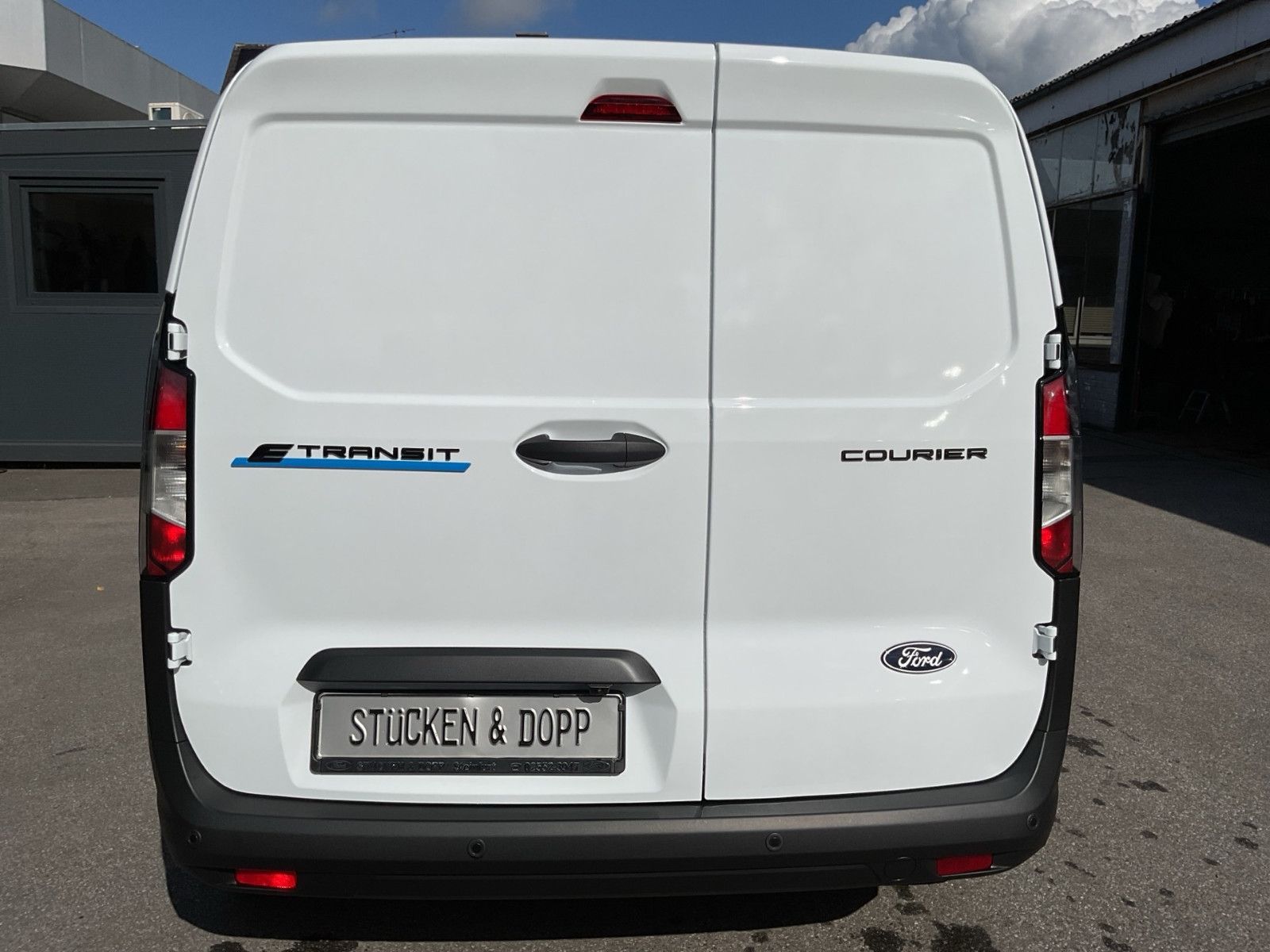 Fahrzeugabbildung Ford Transit Courier BEV Trend 0%-Finanzierung