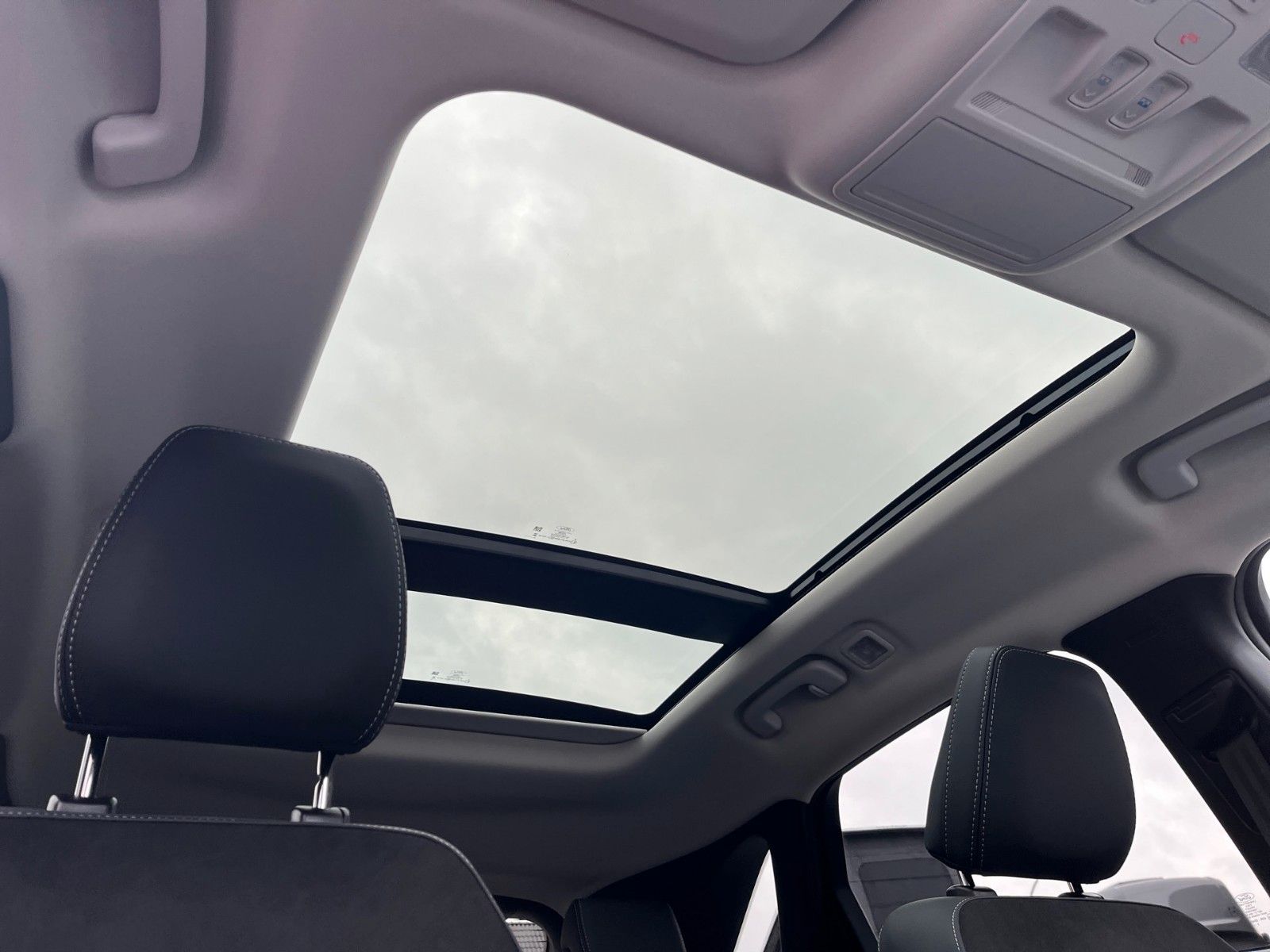 Fahrzeugabbildung Ford Kuga Plug-In Hybrid Active X*MatrixLED+el.AHK+..