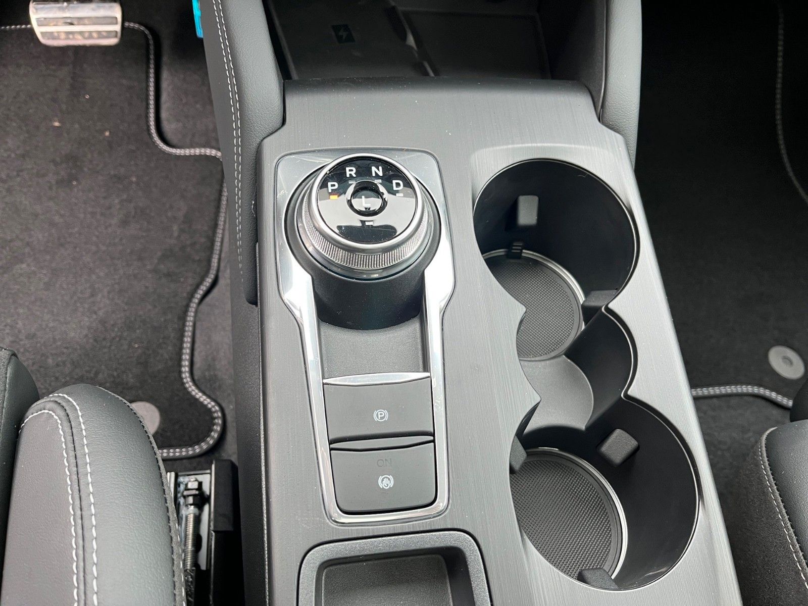 Fahrzeugabbildung Ford Kuga Plug-In Hybrid Active X*MatrixLED+el.AHK+..