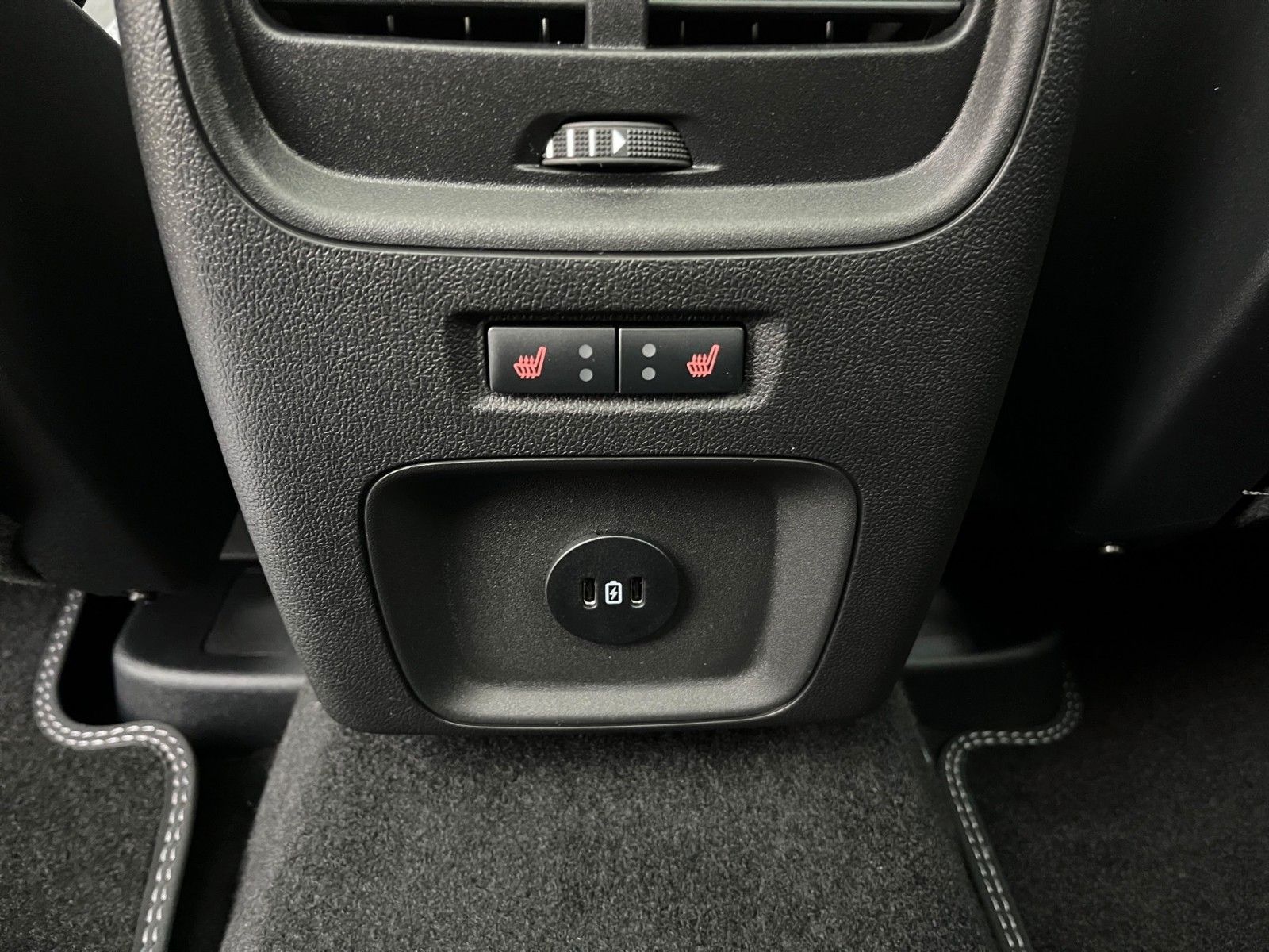 Fahrzeugabbildung Ford Kuga Plug-In Hybrid Active X*MatrixLED+el.AHK+..