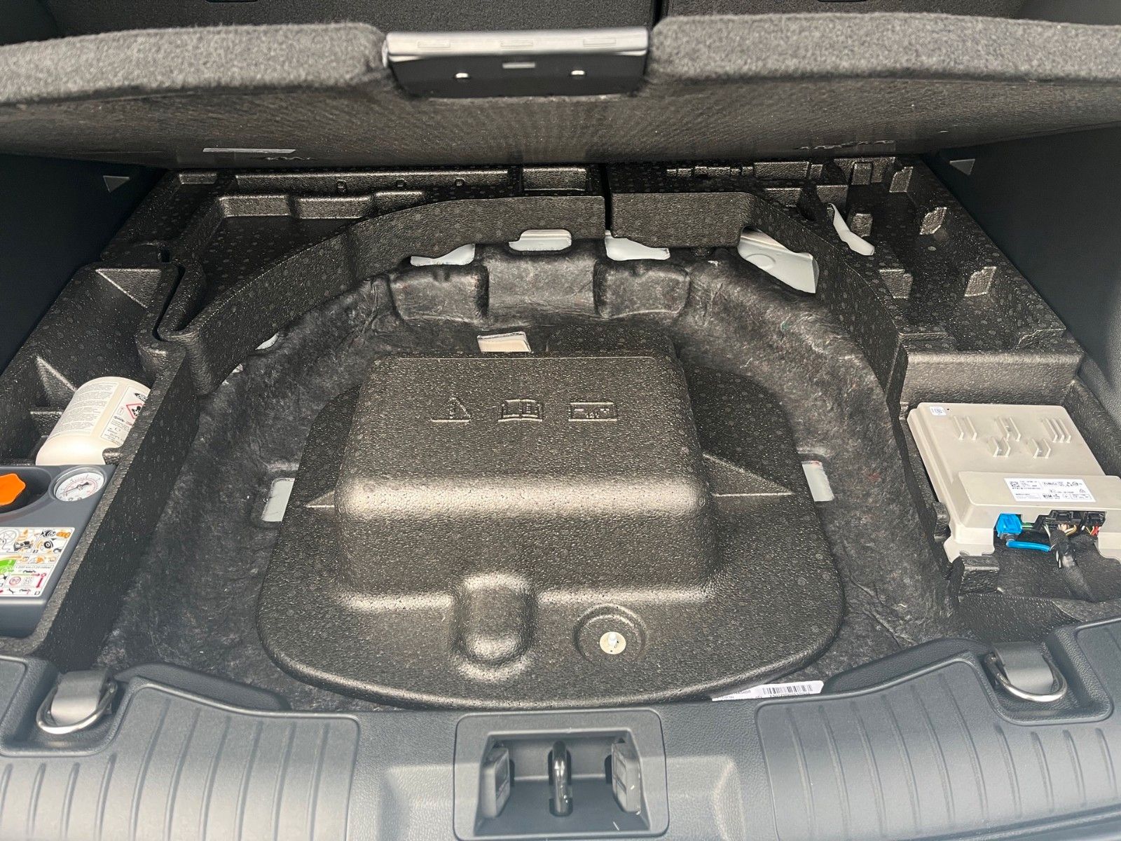 Fahrzeugabbildung Ford Kuga Plug-In Hybrid Active X*MatrixLED+el.AHK+..