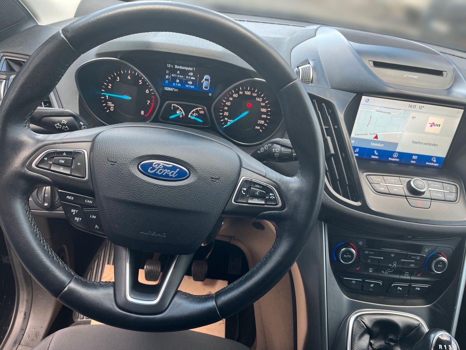 Fahrzeugabbildung Ford Kuga 1.5 EcoBoost Cool&Connect+Navi+Park-Assist.