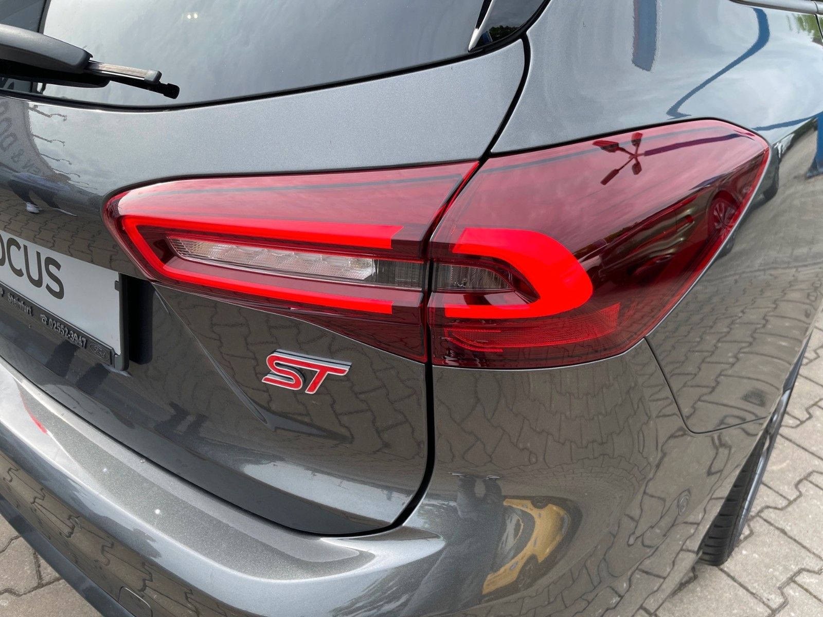 Fahrzeugabbildung Ford Focus Turnier 2.3 EcoBoost ST X+Matrix-LED+ACC+.