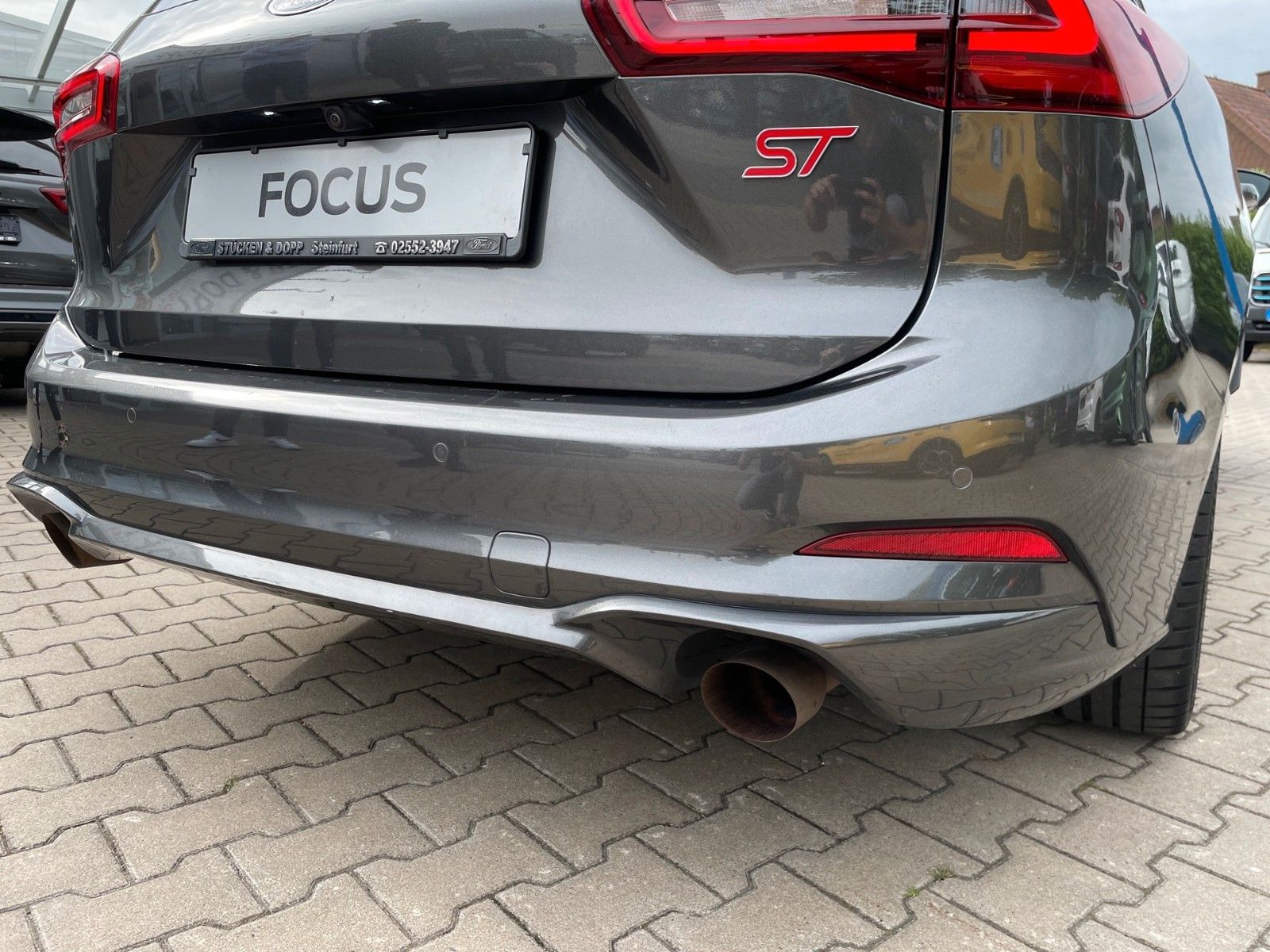 Fahrzeugabbildung Ford Focus Turnier 2.3 EcoBoost ST X+Matrix-LED+ACC+.