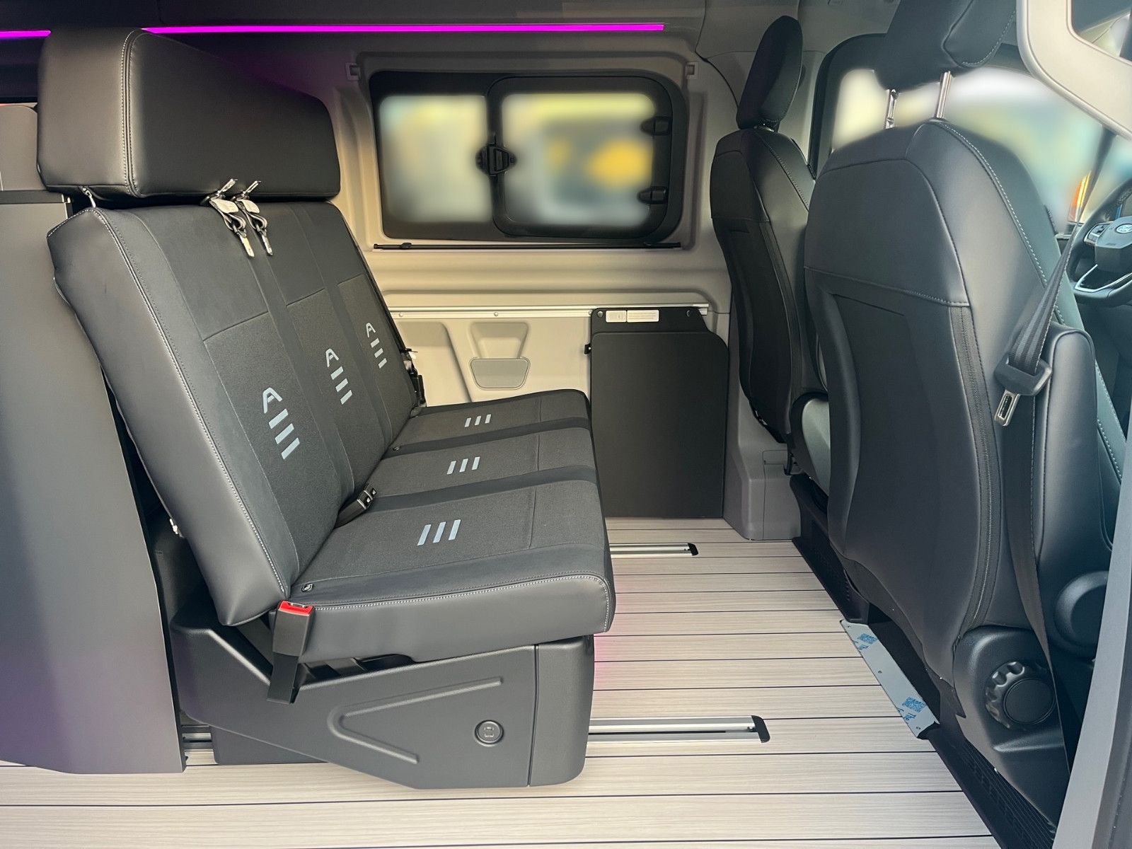 Fahrzeugabbildung Ford Nugget Active AD V710