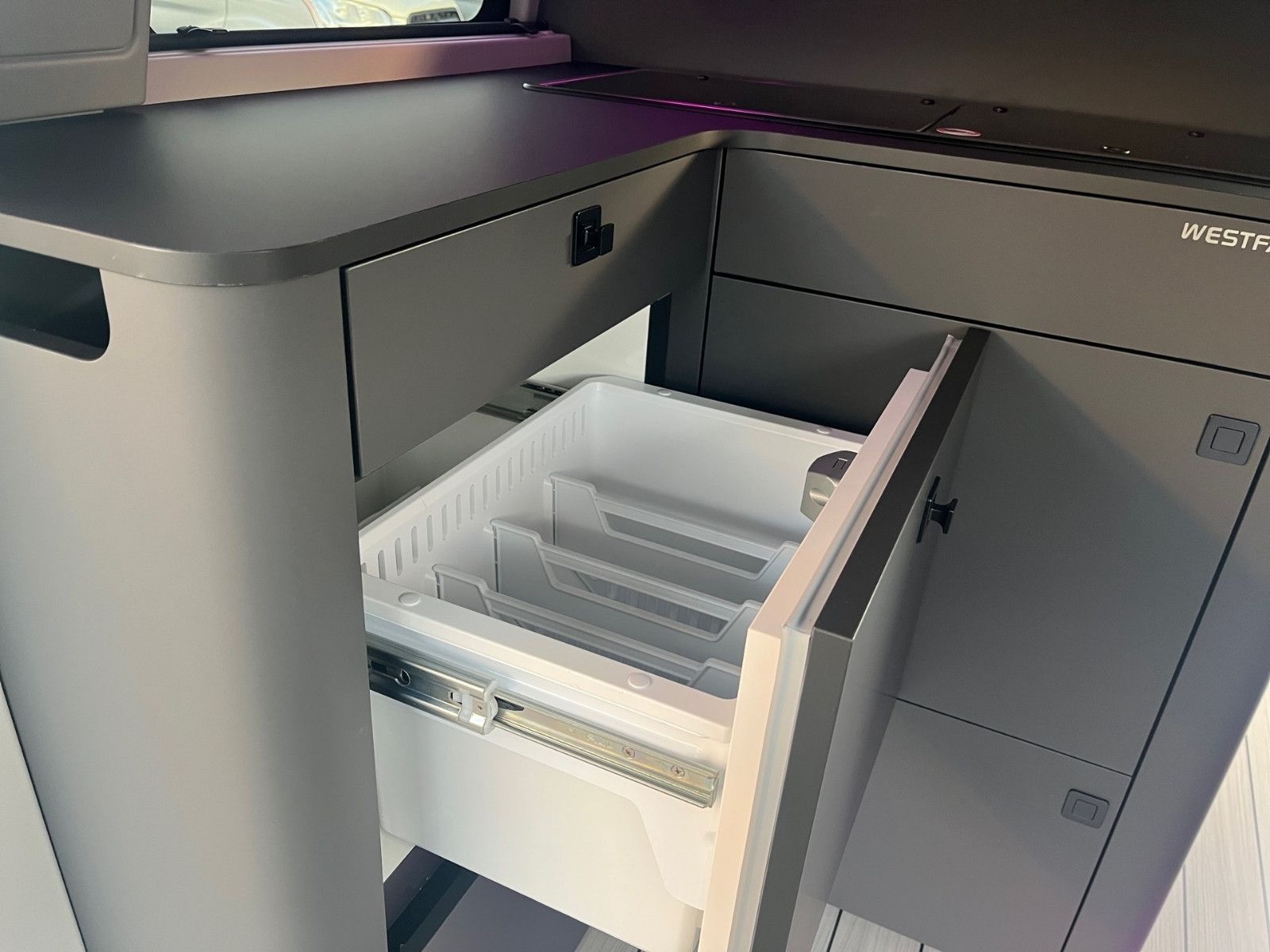 Fahrzeugabbildung Ford Nugget Active AD V710