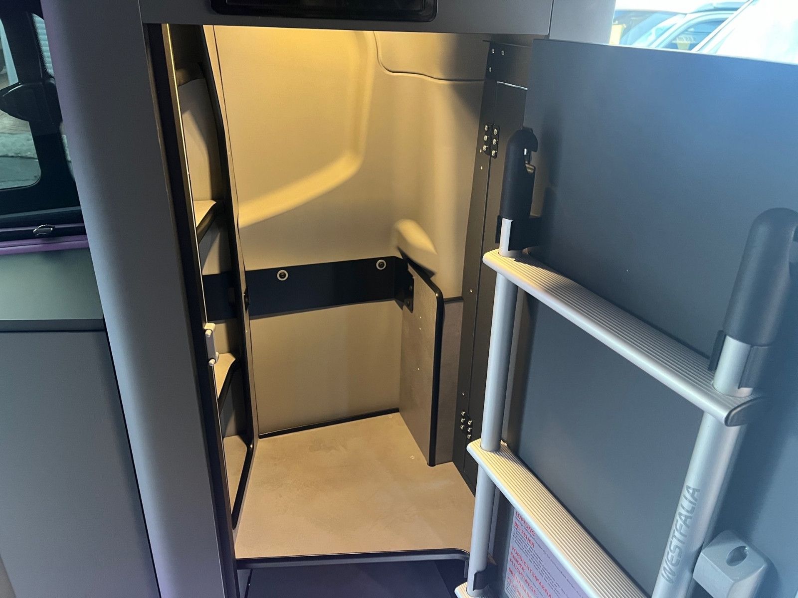 Fahrzeugabbildung Ford Nugget Active AD V710