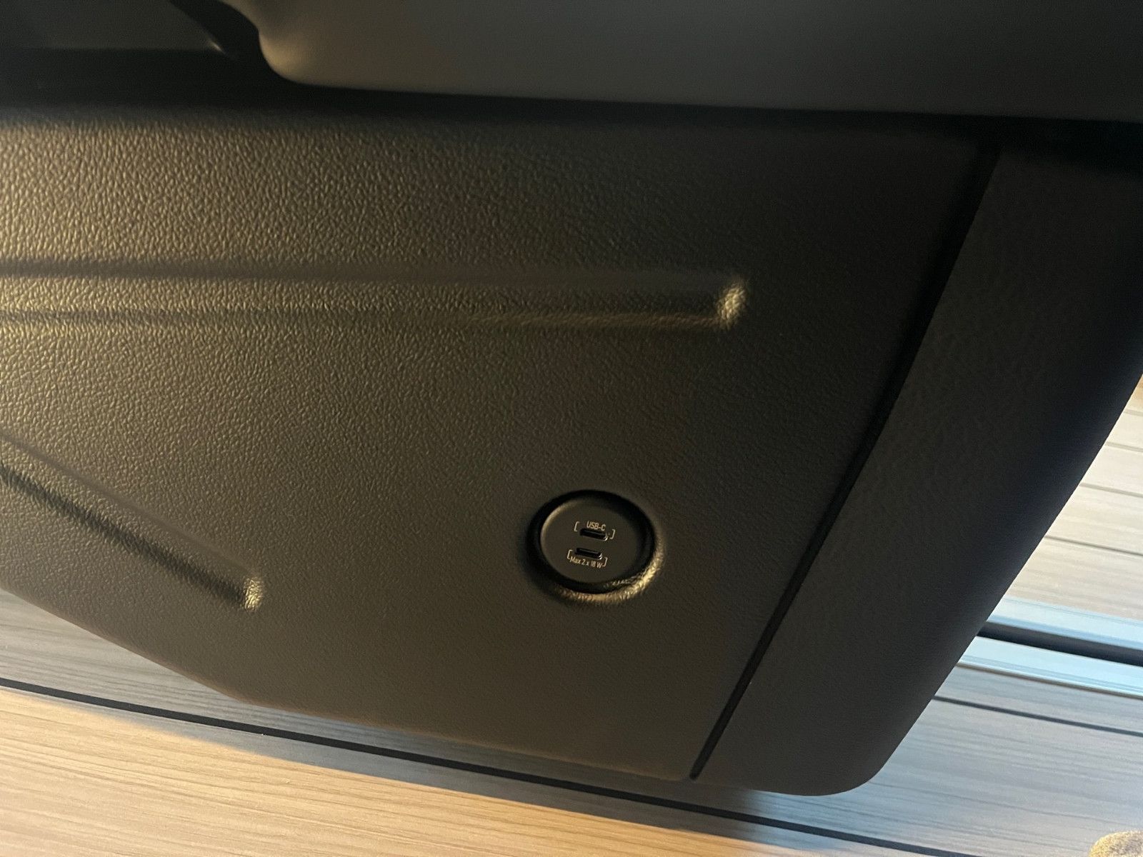 Fahrzeugabbildung Ford Nugget Active AD V710