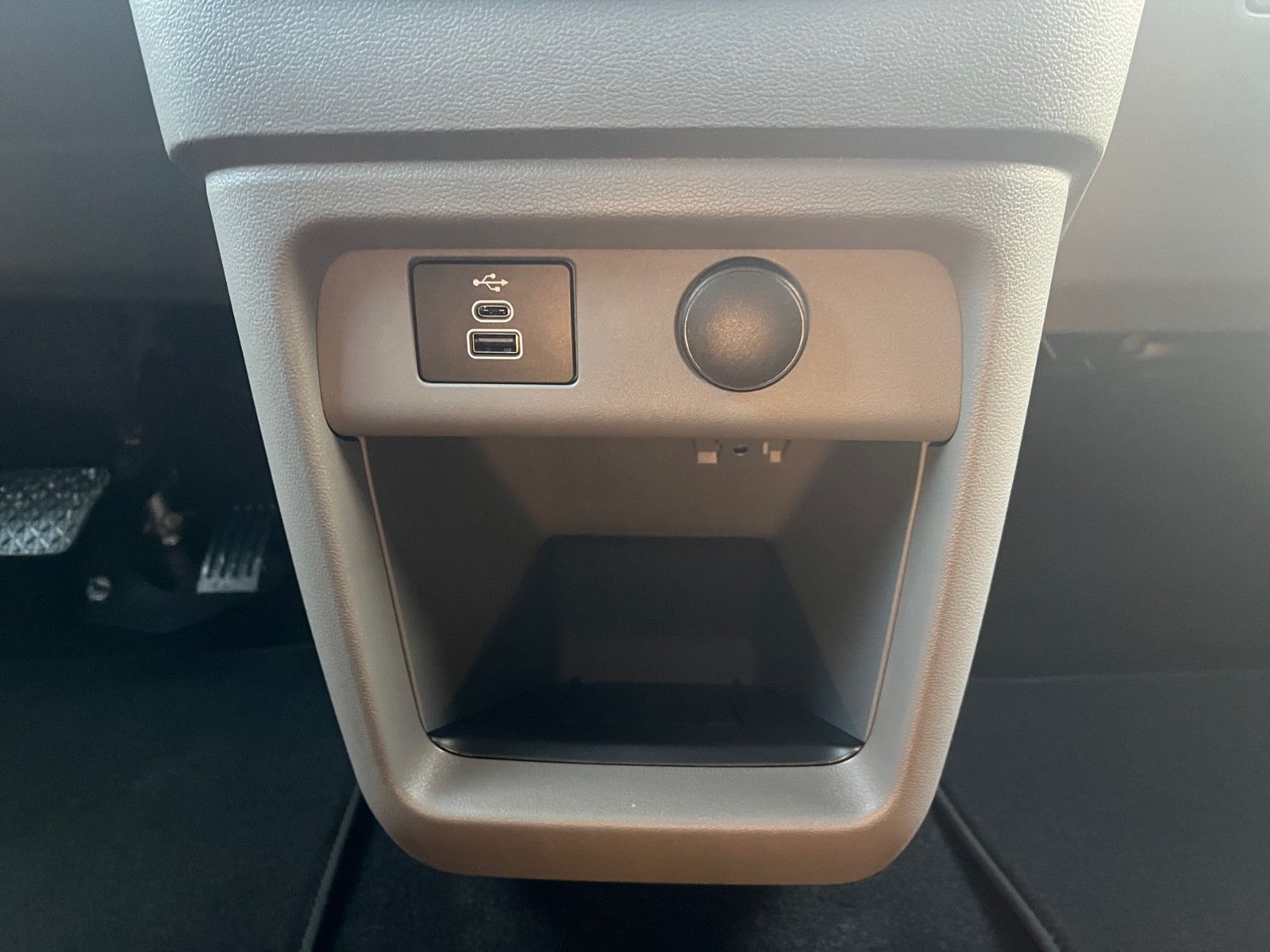 Fahrzeugabbildung Ford Nugget Active AD V710