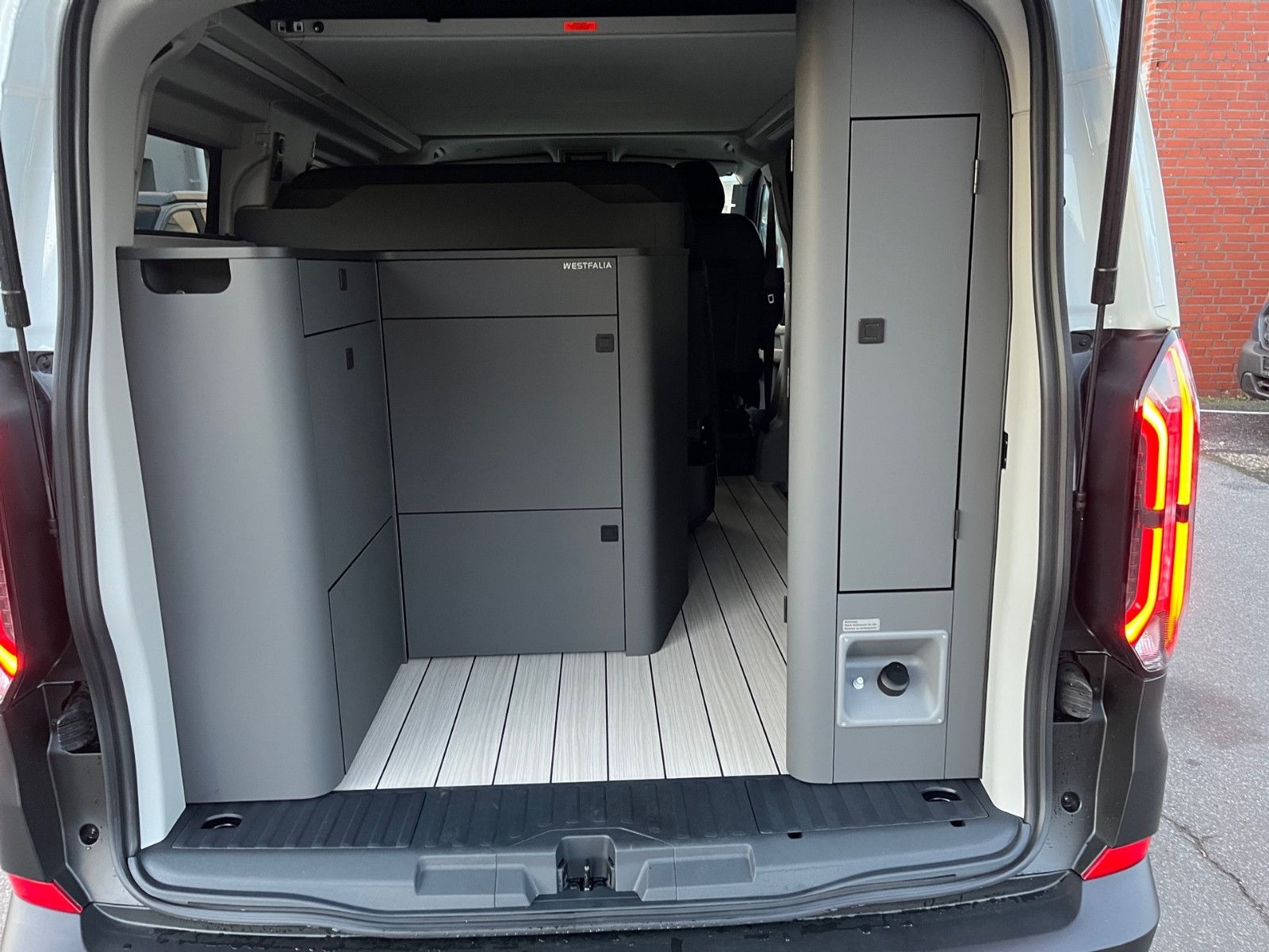 Fahrzeugabbildung Ford Nugget Active AD V710