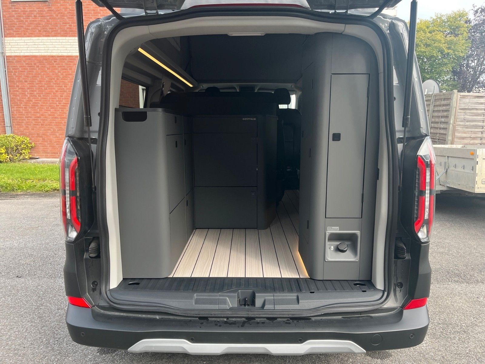 Fahrzeugabbildung Ford Nugget Plus Active V710 0,99% Finanzierung