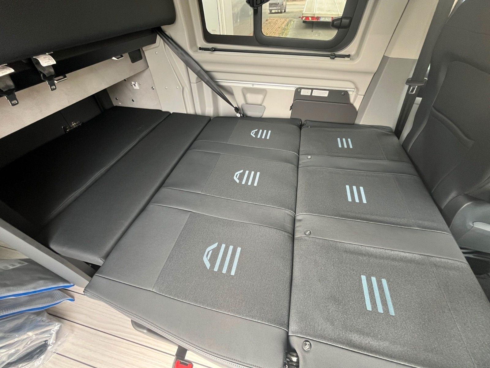 Fahrzeugabbildung Ford Nugget Plus Active V710 0,99% Finanzierung