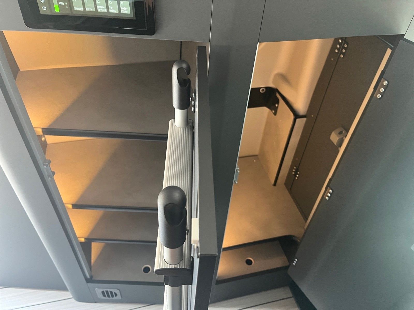 Fahrzeugabbildung Ford Nugget Plus Active V710 0,99% Finanzierung