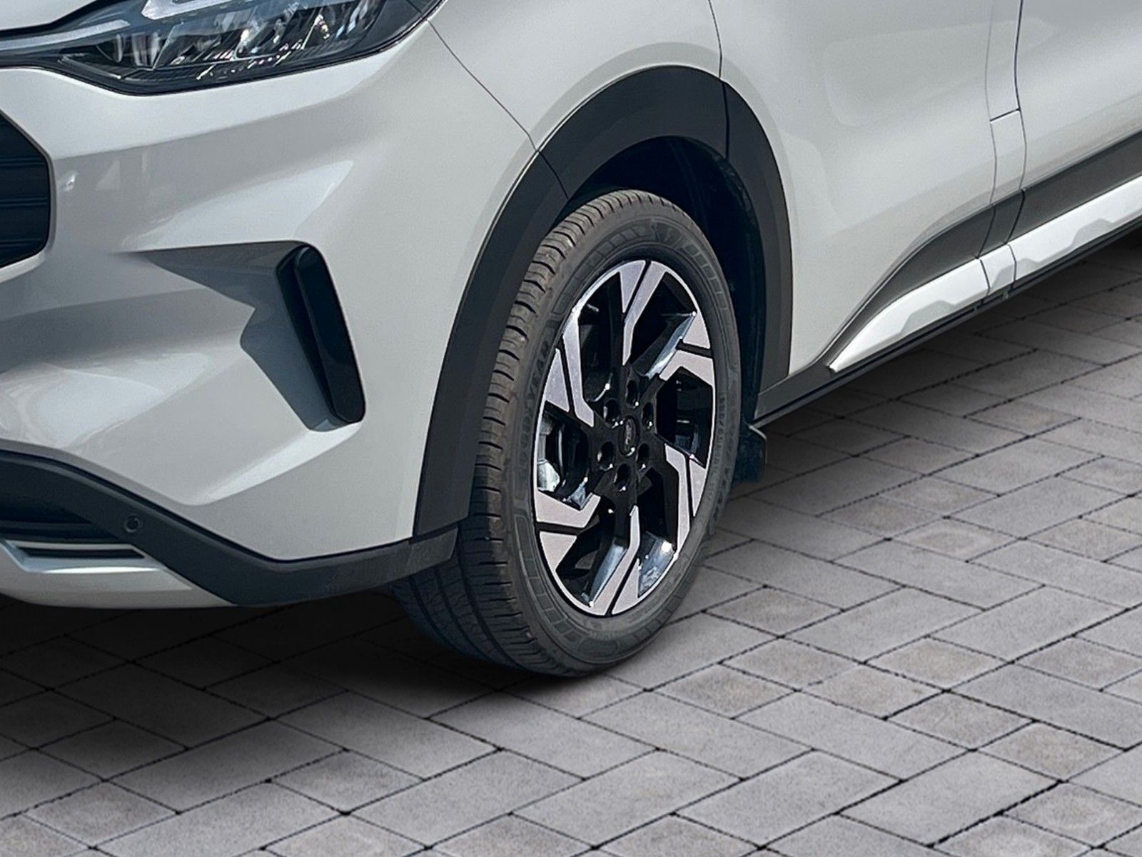 Fahrzeugabbildung Ford Nugget Plus Active V710 0,99% Finanzierung