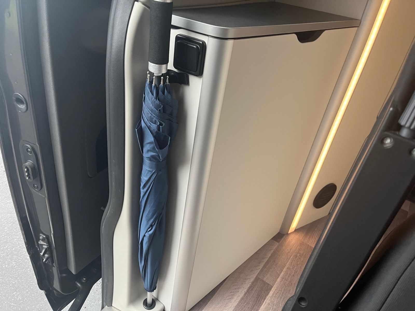 Fahrzeugabbildung Ford Nugget AD Automatik TOP ZUSTAND