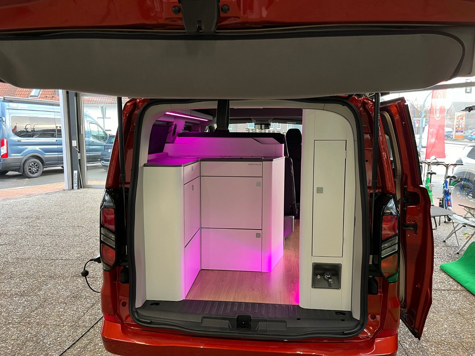 Fahrzeugabbildung Ford Nugget AD Titanium V710 0,99% Finanzierung