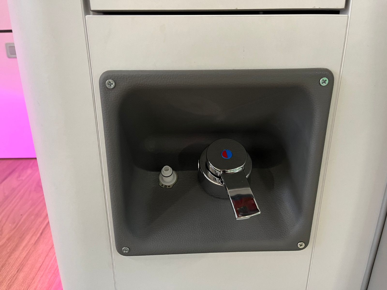 Fahrzeugabbildung Ford Nugget AD Titanium V710 0,99% Finanzierung