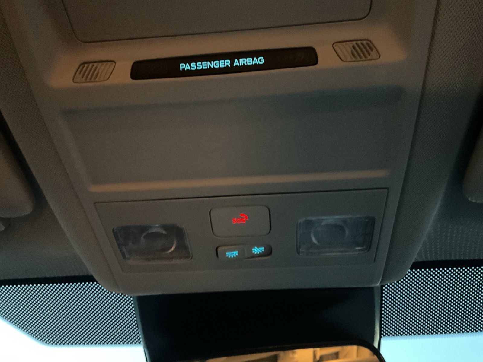 Fahrzeugabbildung Ford Nugget Titanium 0,99% Finanzierung