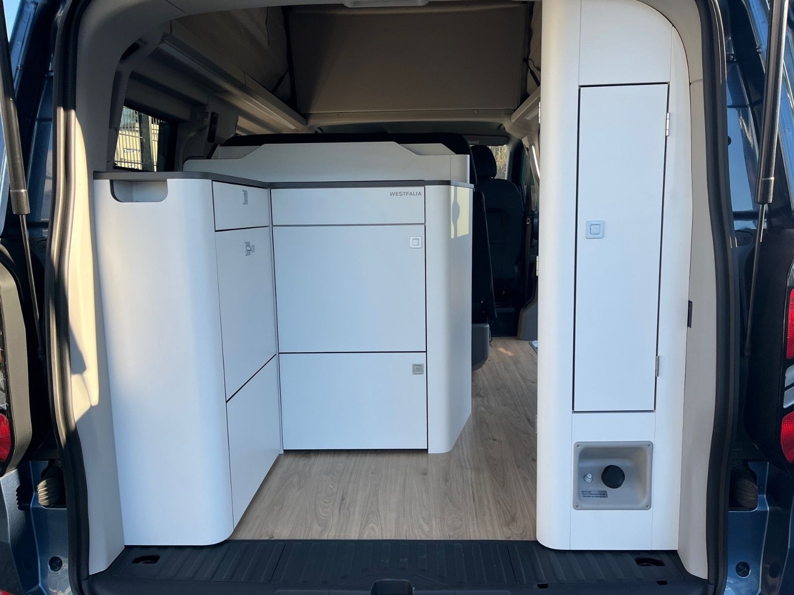 Fahrzeugabbildung Ford Nugget Titanium 0,99% Finanzierung