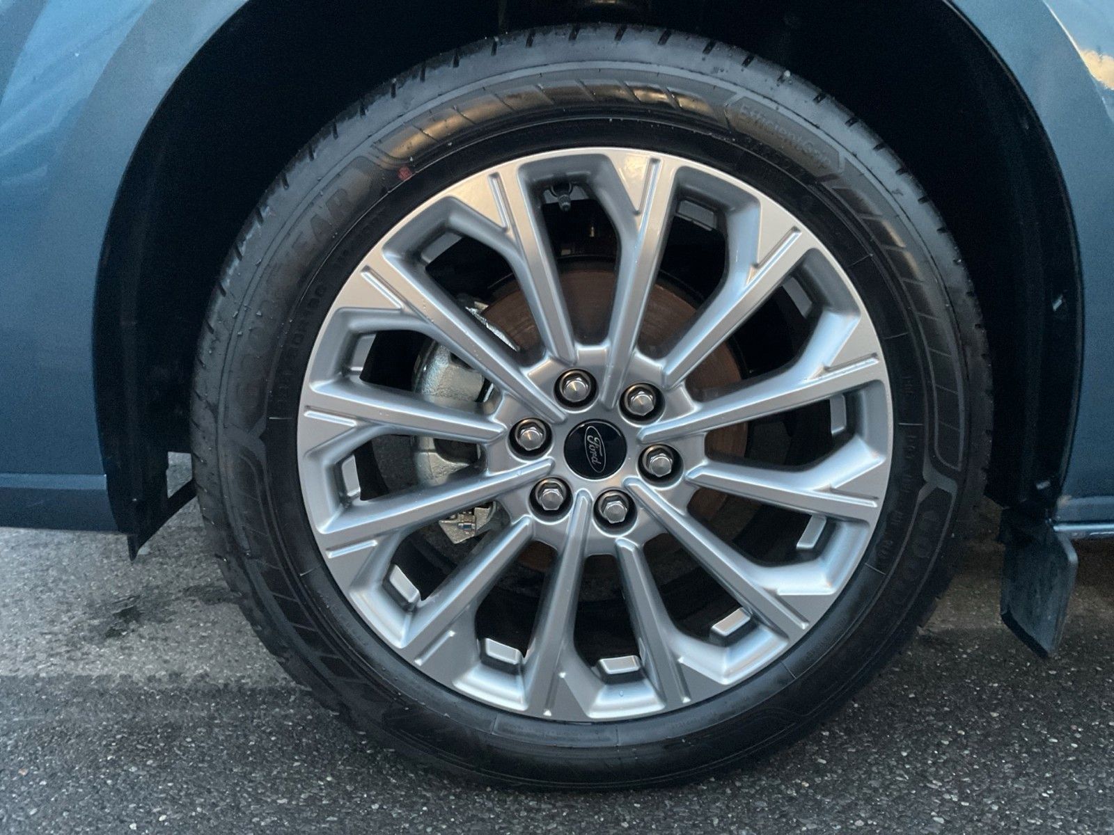 Fahrzeugabbildung Ford Nugget Titanium 0,99% Finanzierung