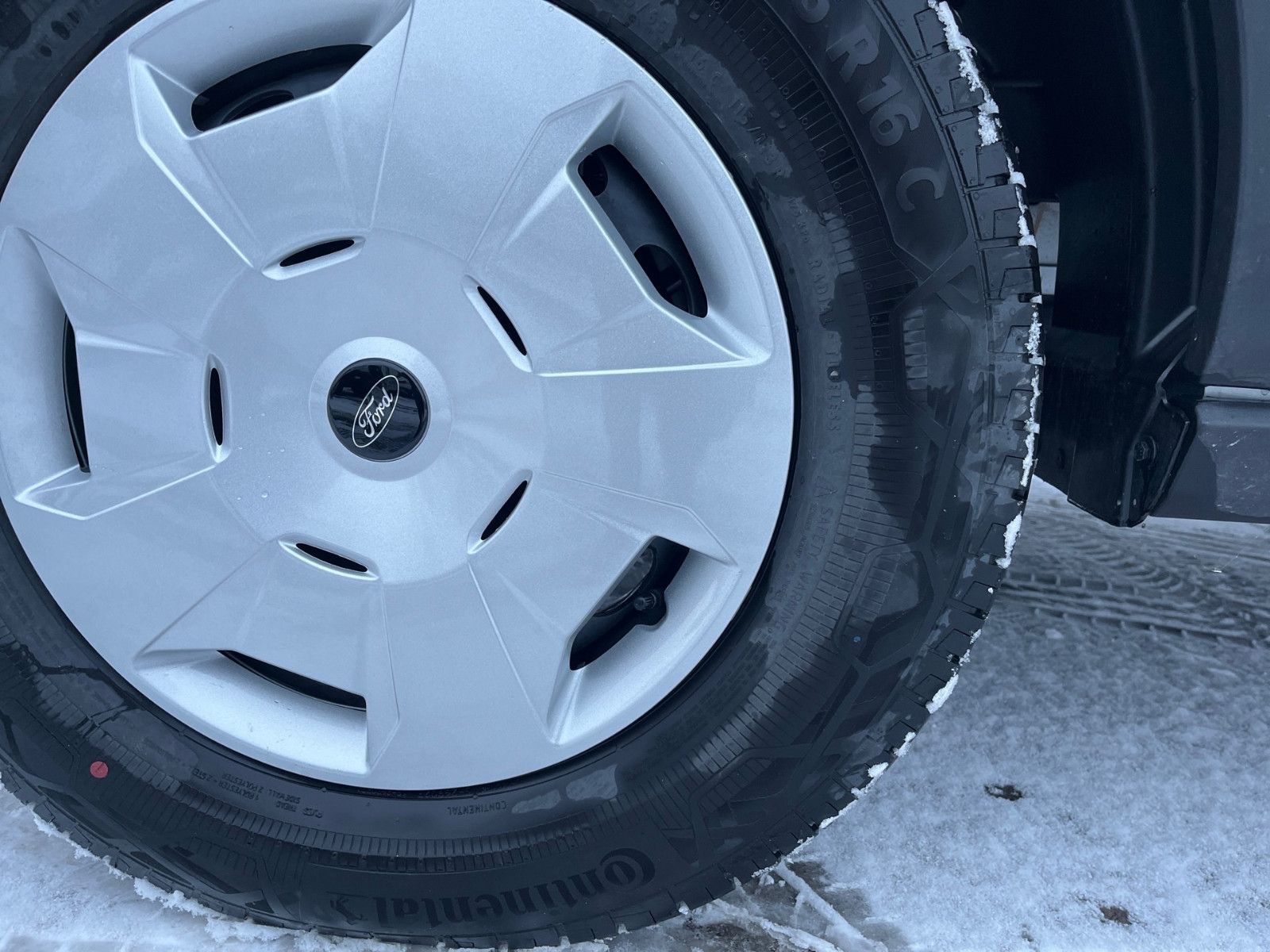 Fahrzeugabbildung Ford Transit Trend L2H3 Beifahrer Einzelsitz