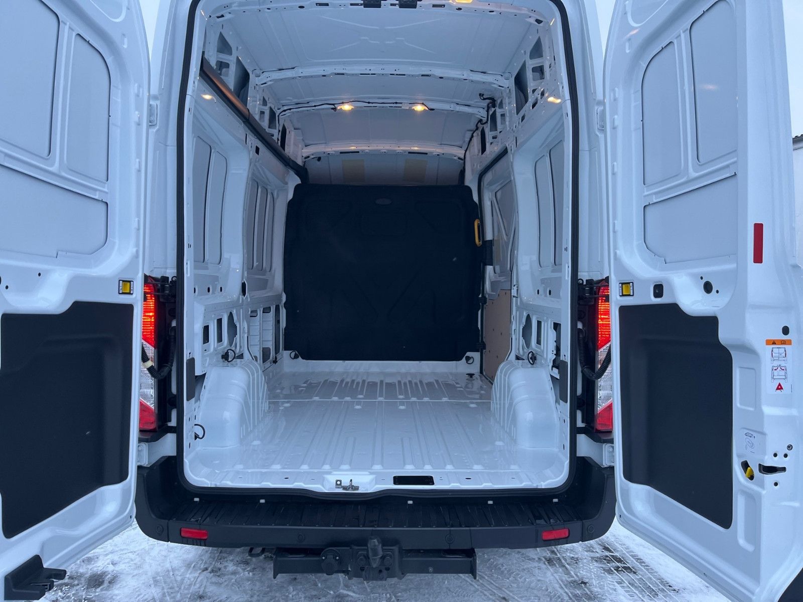 Fahrzeugabbildung Ford Transit Trend L2H3 Beifahrer Einzelsitz