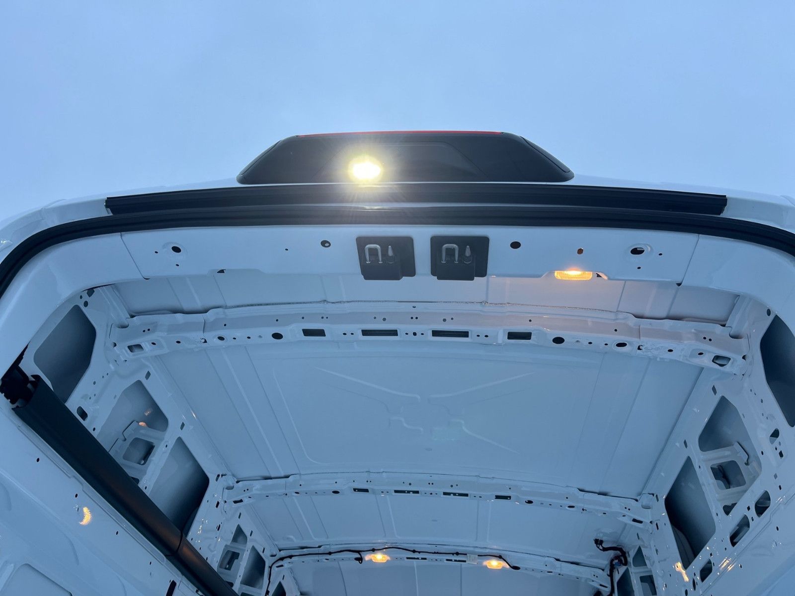 Fahrzeugabbildung Ford Transit Trend L2H3 Beifahrer Einzelsitz