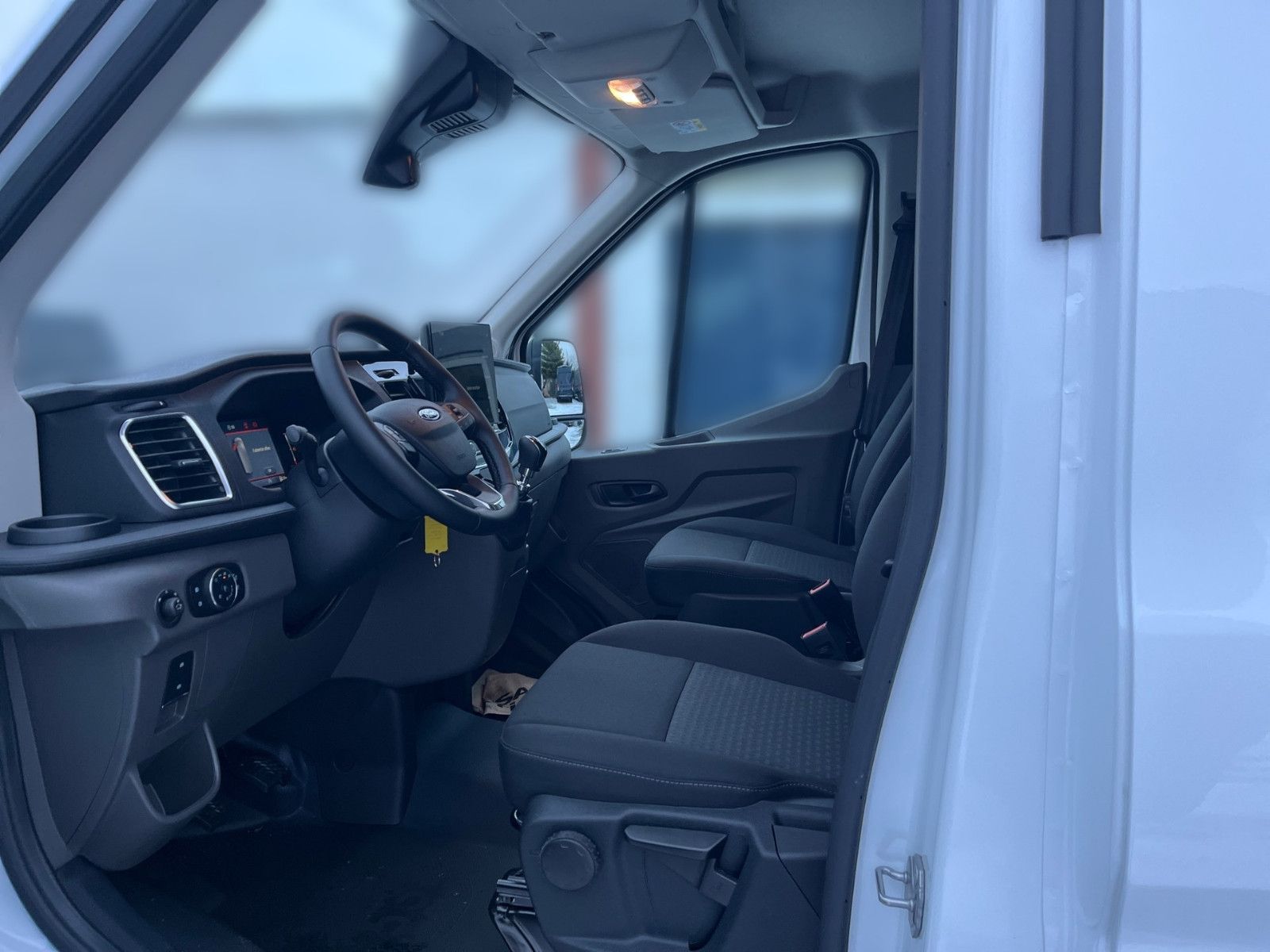 Fahrzeugabbildung Ford Transit Trend L2H3 Beifahrer Einzelsitz