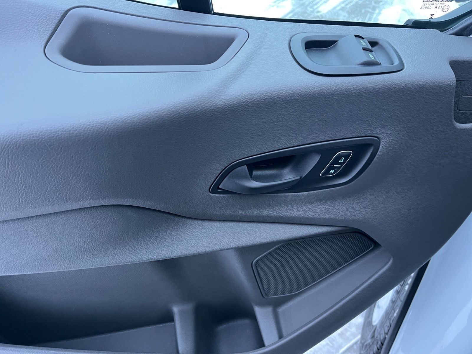 Fahrzeugabbildung Ford Transit Trend L2H3 Beifahrer Einzelsitz