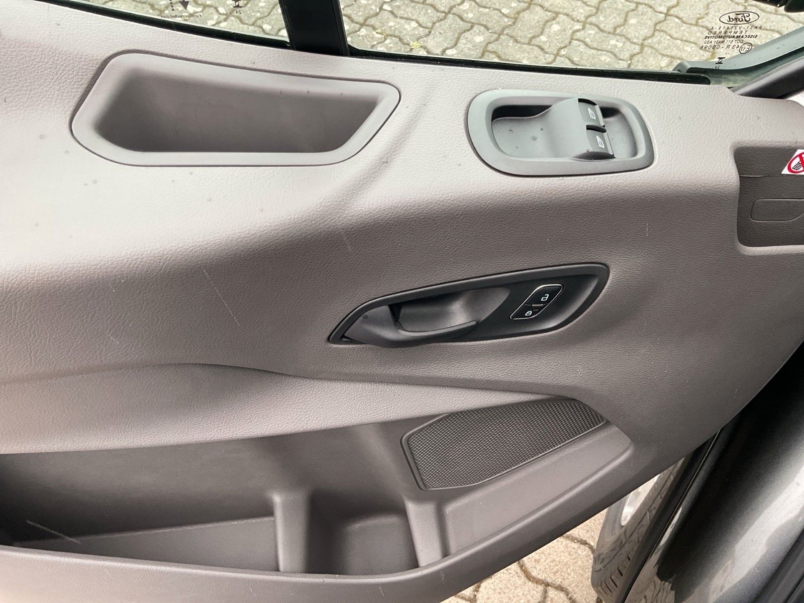 Fahrzeugabbildung Ford Transit Fahrgestell L3 Doppelkabine Trend