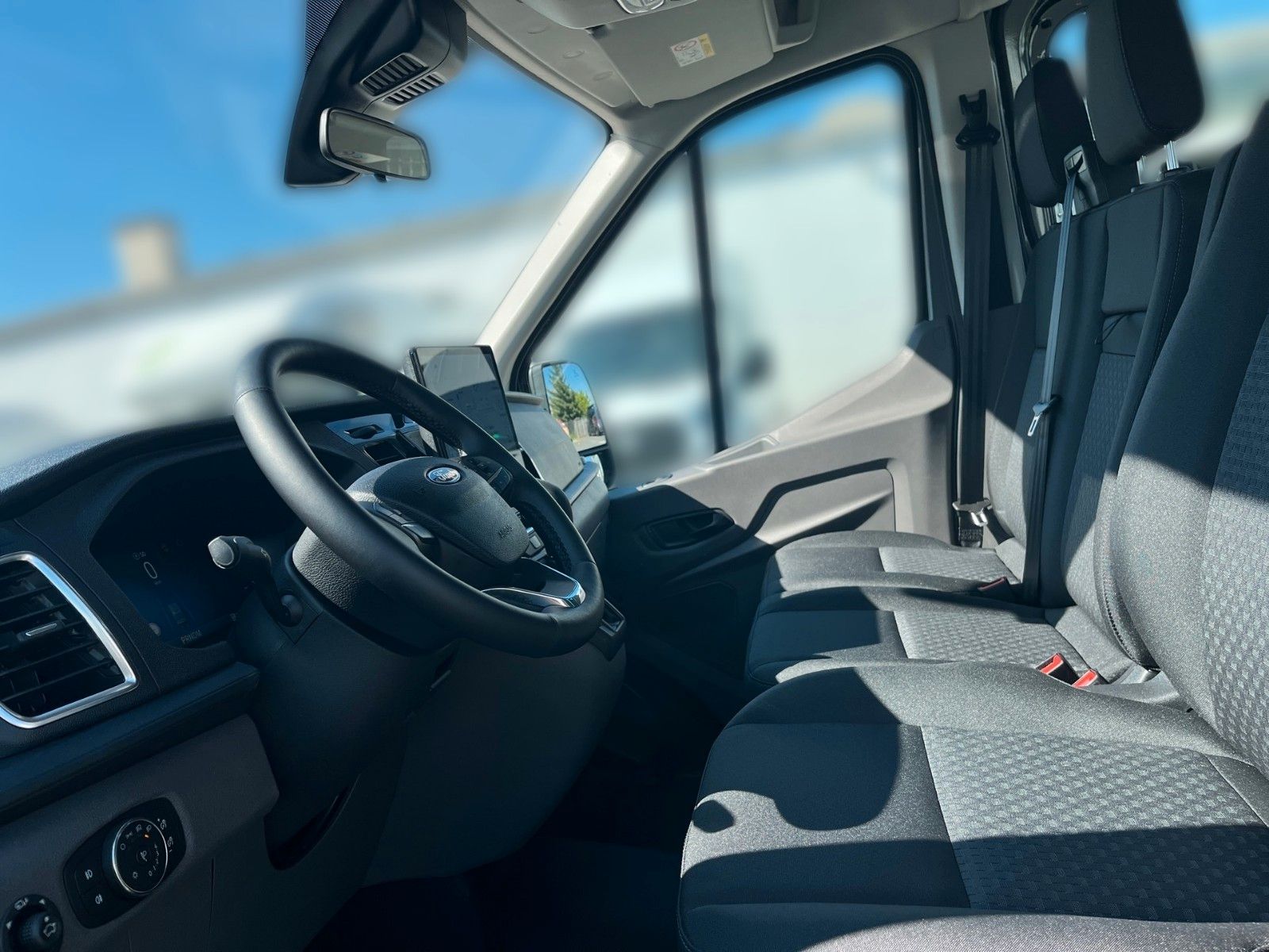 Fahrzeugabbildung Ford Transit Fahrgestell L3 Doppelkabine Trend