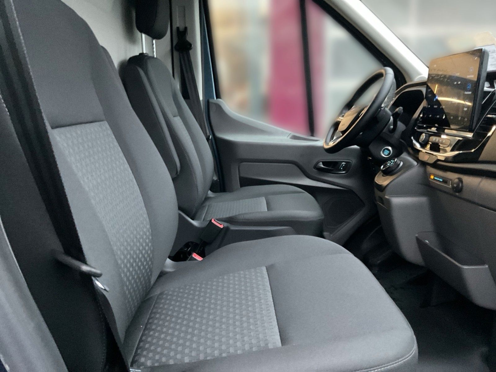 Fahrzeugabbildung Ford Transit Trend L2H3 Beifahrer Einzelsitz