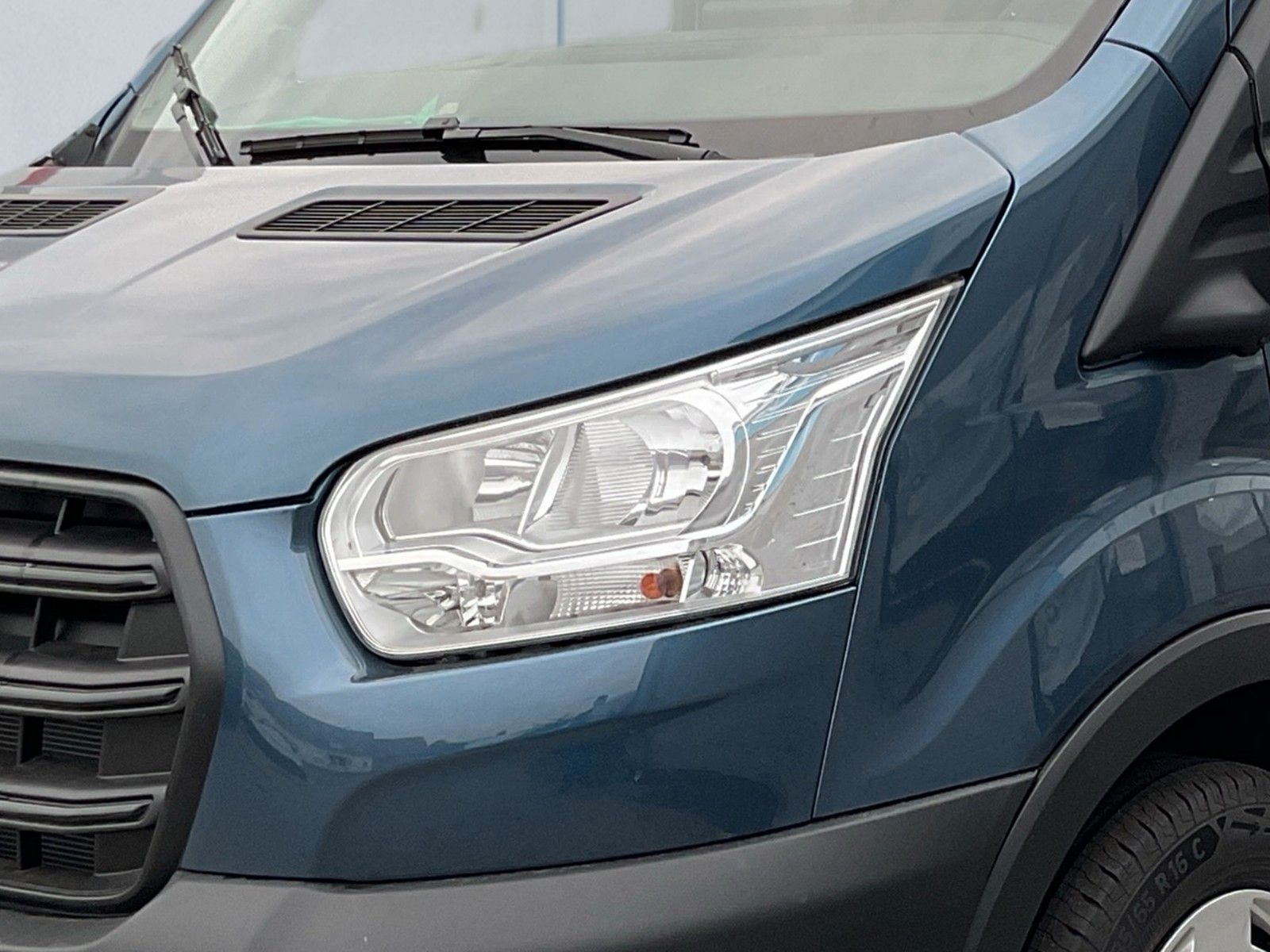 Fahrzeugabbildung Ford Transit Trend L2H3 Beifahrer Einzelsitz