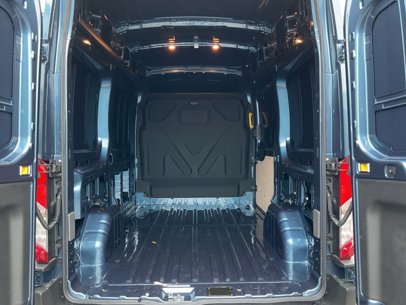 Fahrzeugabbildung Ford Transit Trend L2H3 Beifahrer Einzelsitz