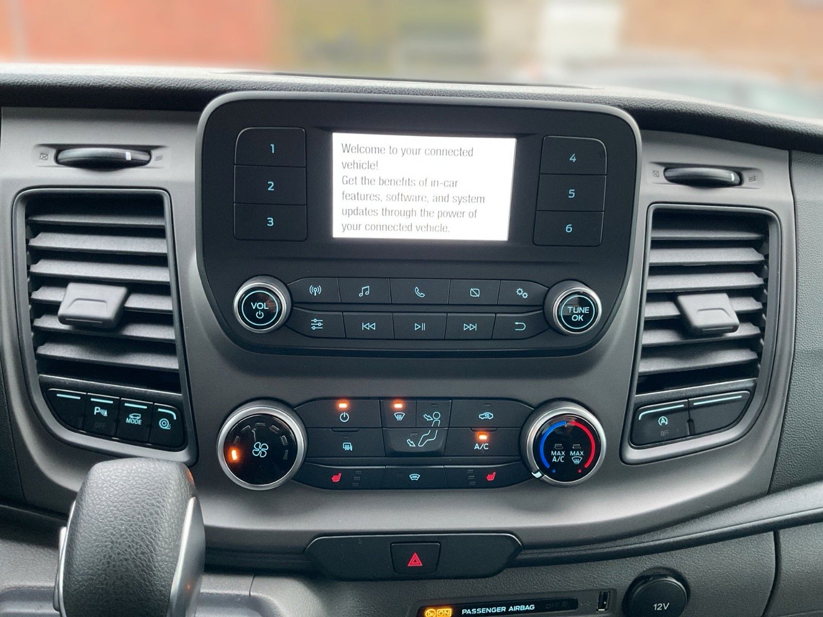 Fahrzeugabbildung Ford Transit Trend L3H3 Beifahrer Einzelsitz