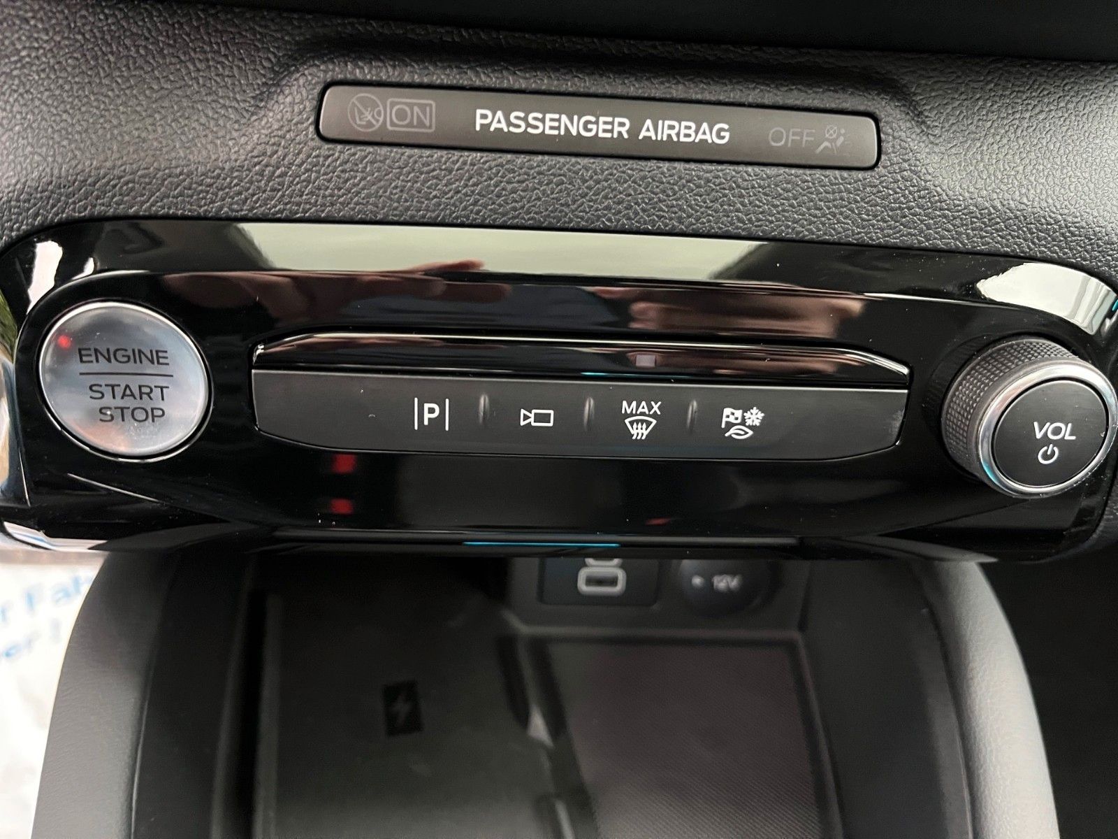 Fahrzeugabbildung Ford Kuga Plug-In Hybrid Active X*MatrixLED+el.AHK+..