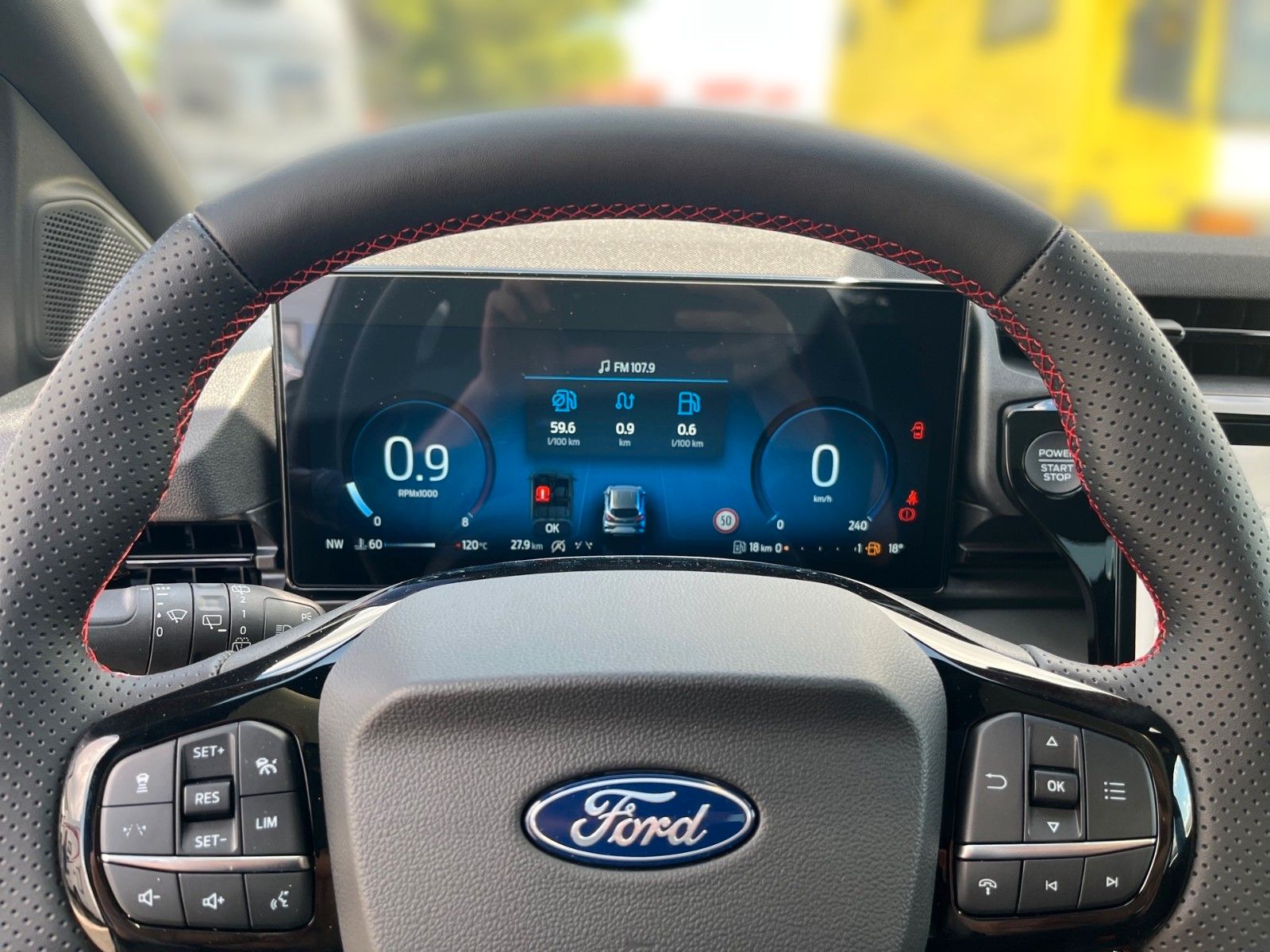 Fahrzeugabbildung Ford Puma 1.0 EcoBoost ST-Line+Panoramadach+LED+360°-