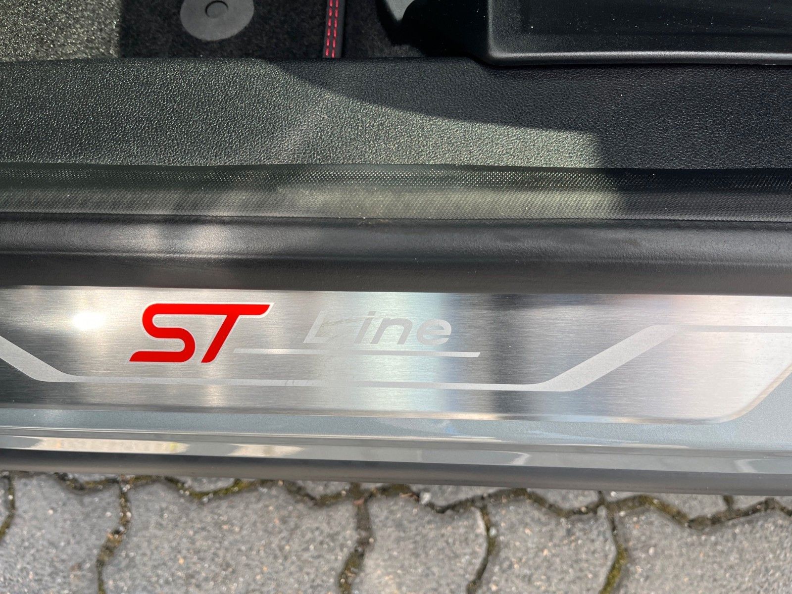 Fahrzeugabbildung Ford Puma 1.0 EcoBoost ST-Line+Panoramadach+LED+360°-