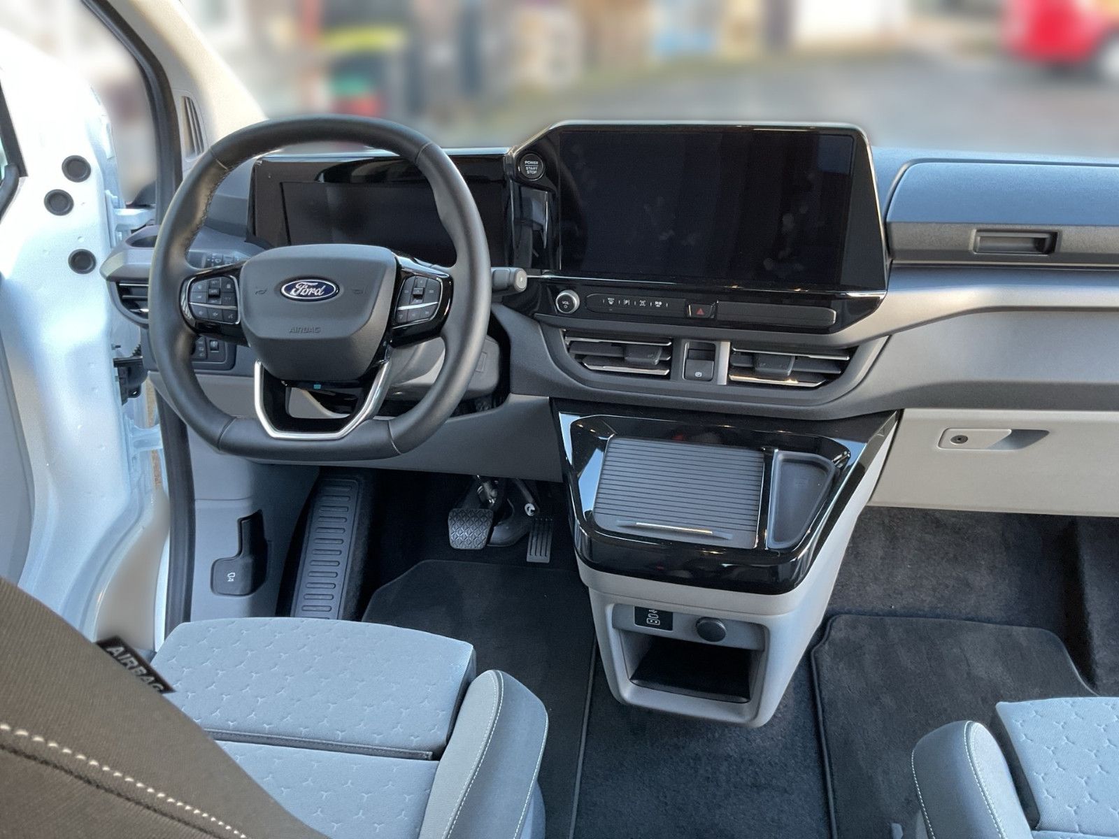 Fahrzeugabbildung Ford Tourneo Custom 2.0 EB Titanium*NEUES MODELL*+ACC