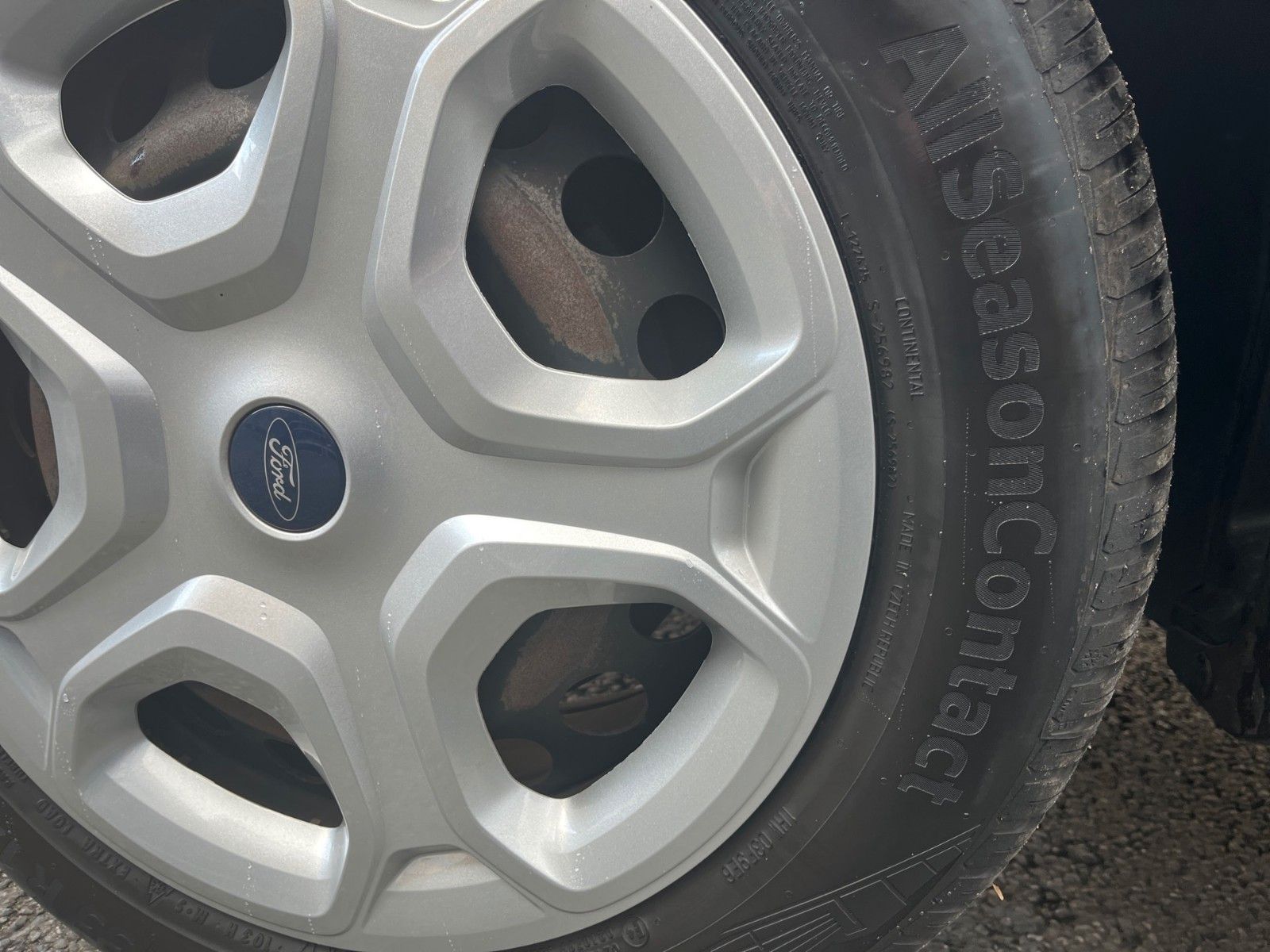 Fahrzeugabbildung Ford Kuga 1.5 EcoBoost Cool&Connect+Navi+Park-Assist.