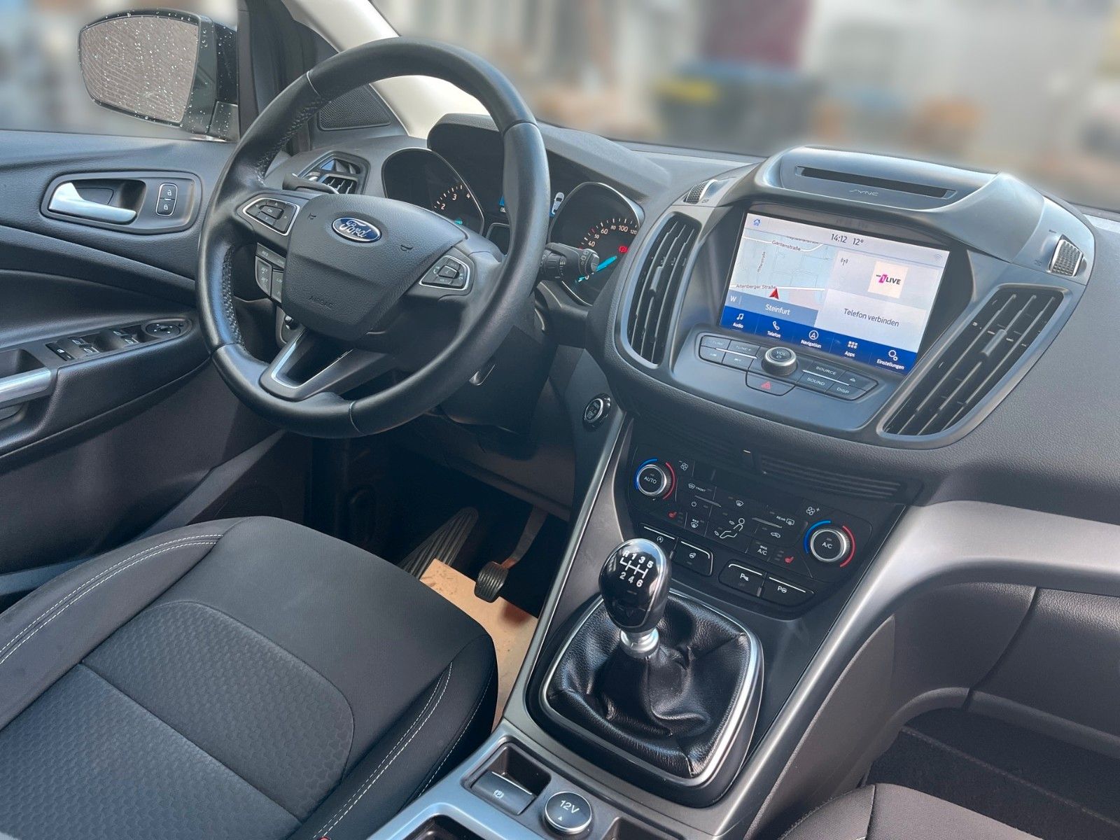 Fahrzeugabbildung Ford Kuga 1.5 EcoBoost Cool&Connect+Navi+Park-Assist.