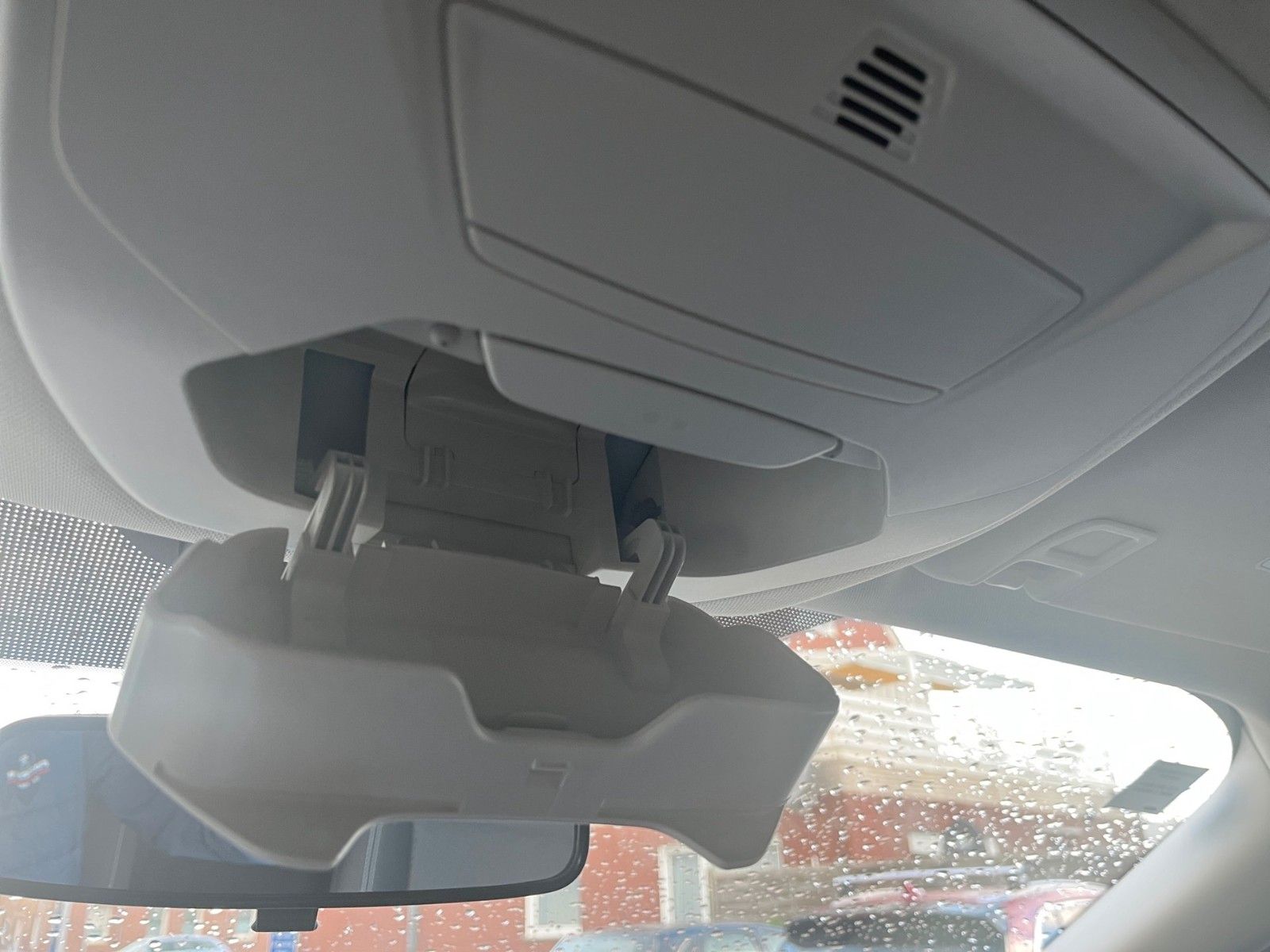 Fahrzeugabbildung Ford Kuga 1.5 EcoBoost Cool&Connect+Navi+Park-Assist.