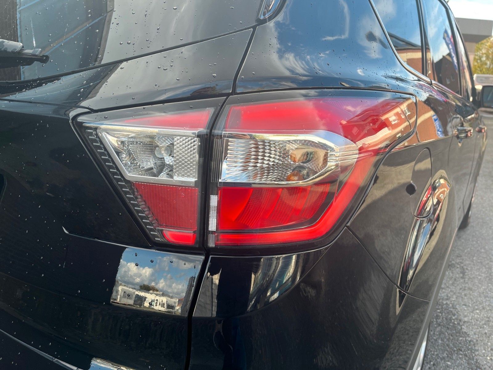 Fahrzeugabbildung Ford Kuga 1.5 EcoBoost Cool&Connect+Navi+Park-Assist.