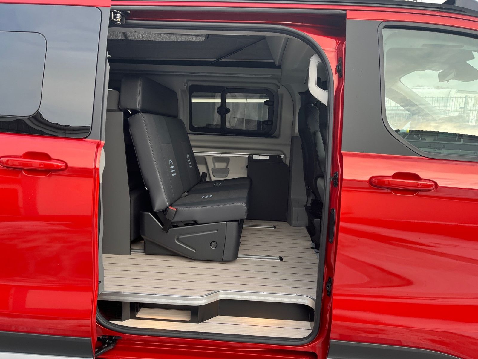 Fahrzeugabbildung Ford Nugget Plus Active 0,99% Finanzierung!!!