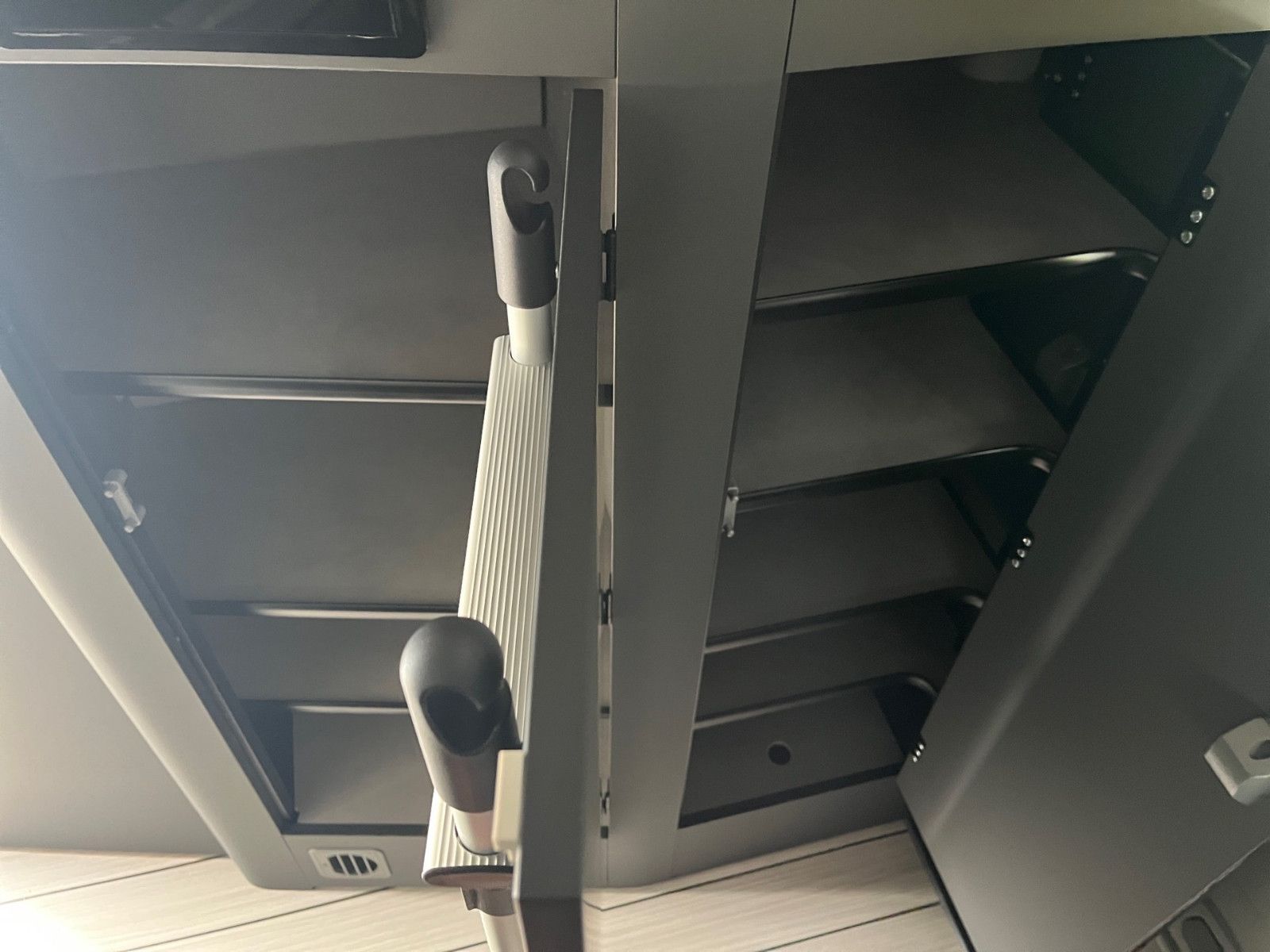 Fahrzeugabbildung Ford Nugget Plus Active 0,99% Finanzierung!!!