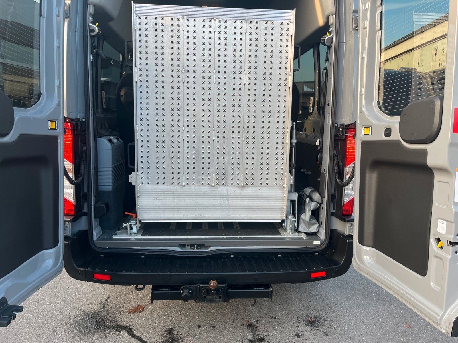 Fahrzeugabbildung Ford TRAIL Transit BTW. Rollstuhltransport MobilTec