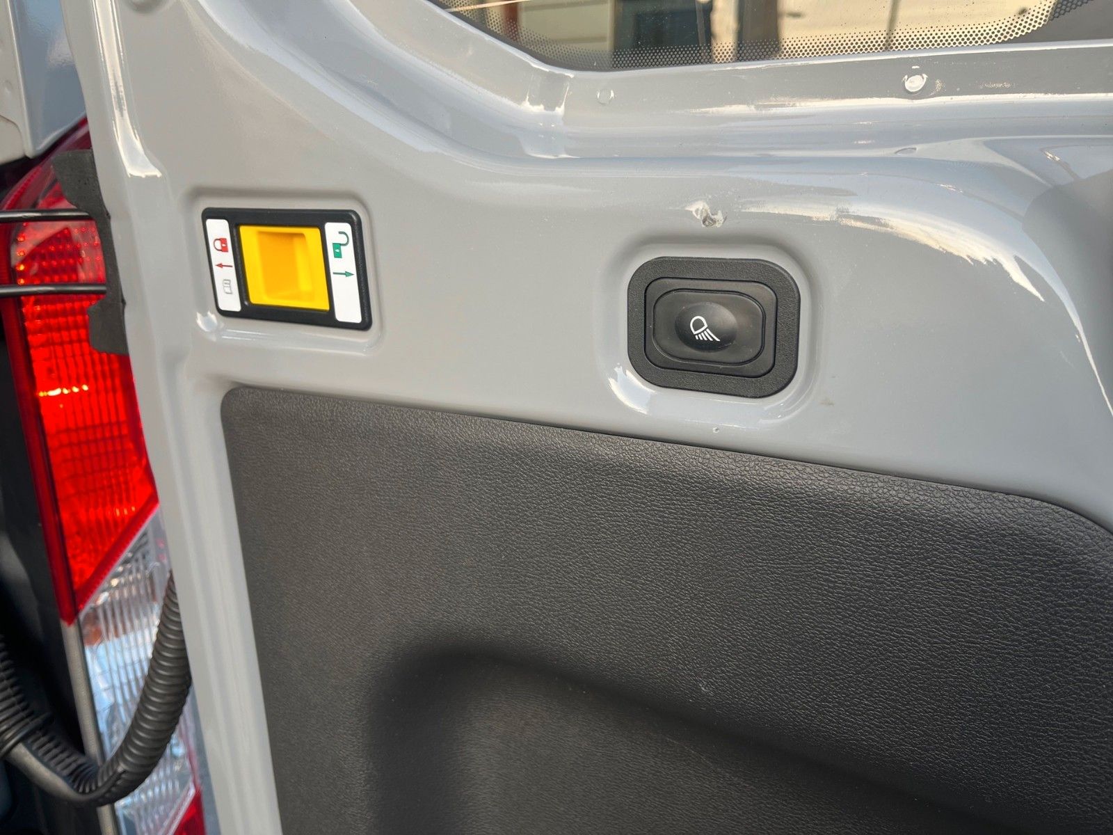 Fahrzeugabbildung Ford TRAIL Transit BTW. Rollstuhltransport MobilTec