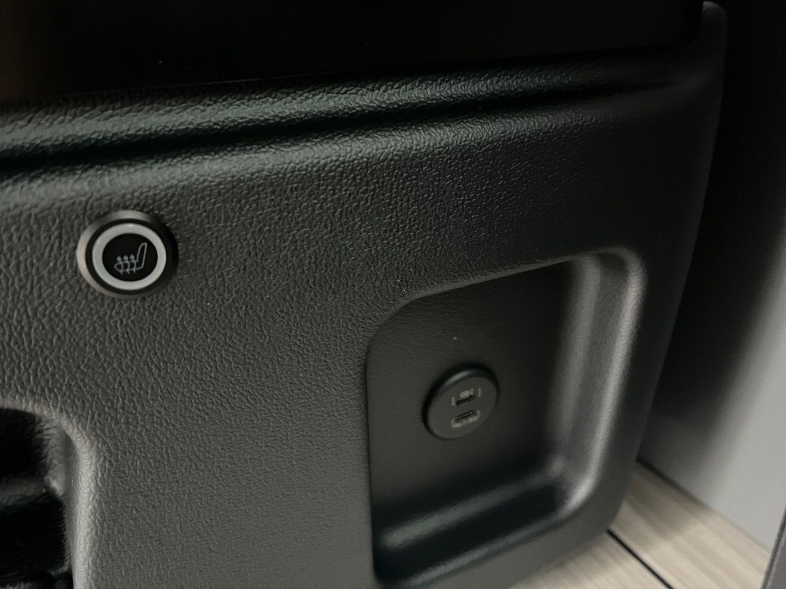 Fahrzeugabbildung Ford Nugget Plus Active 0,99% Finanzierung!!!